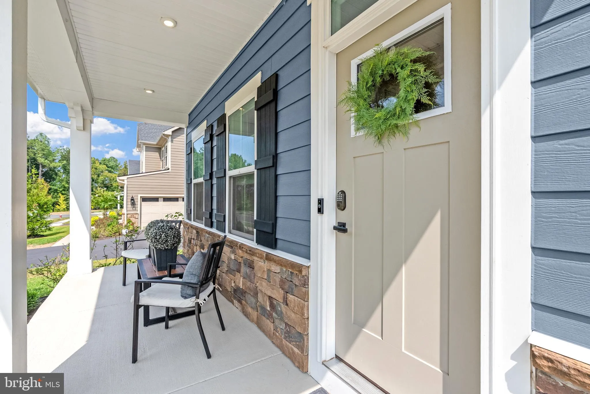 Aldie, Virginia 20105, United States, 4 Bedrooms Bedrooms, ,5 BathroomsBathrooms,Residential,Contingent,201381