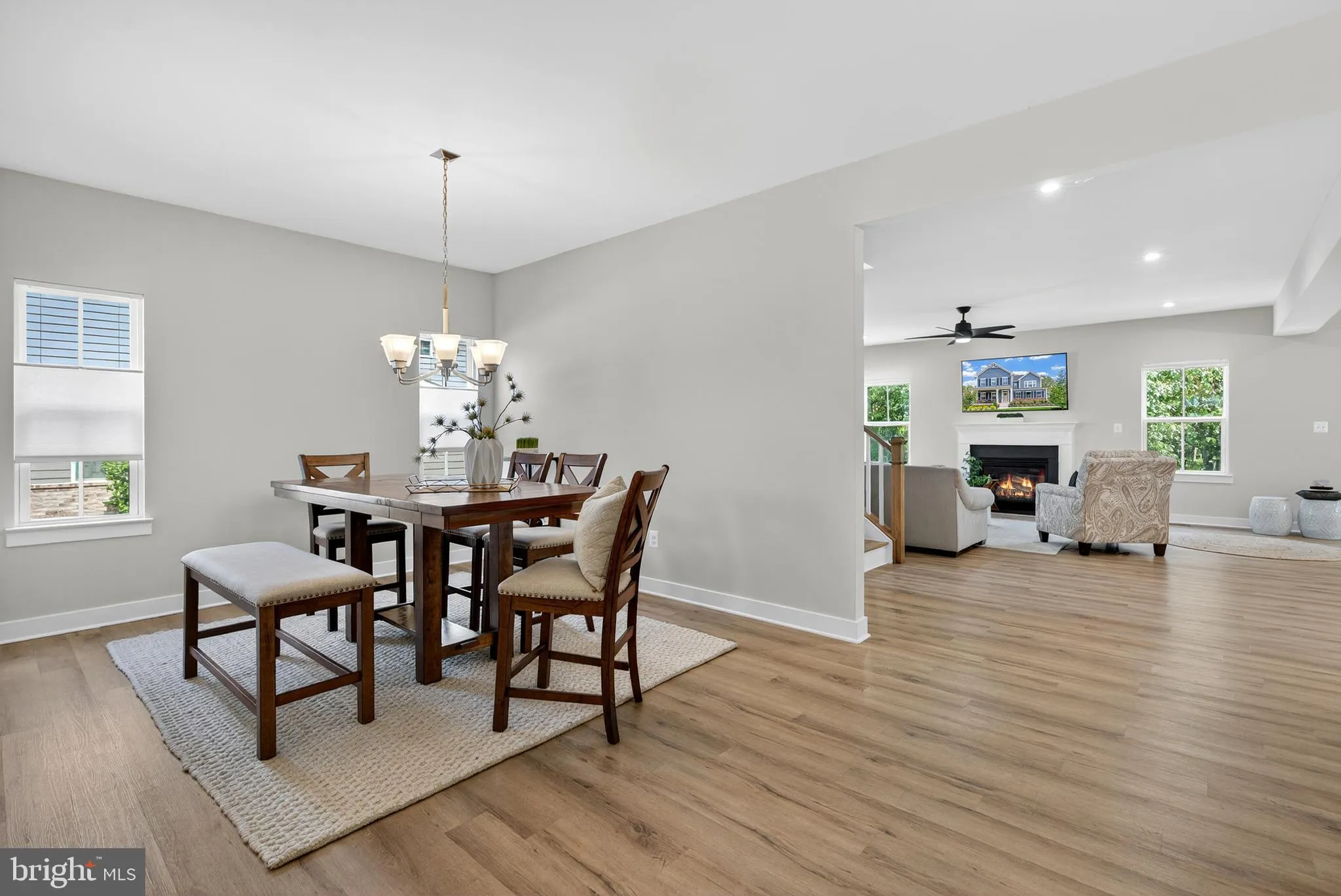 Aldie, Virginia 20105, United States, 4 Bedrooms Bedrooms, ,5 BathroomsBathrooms,Residential,Contingent,201381