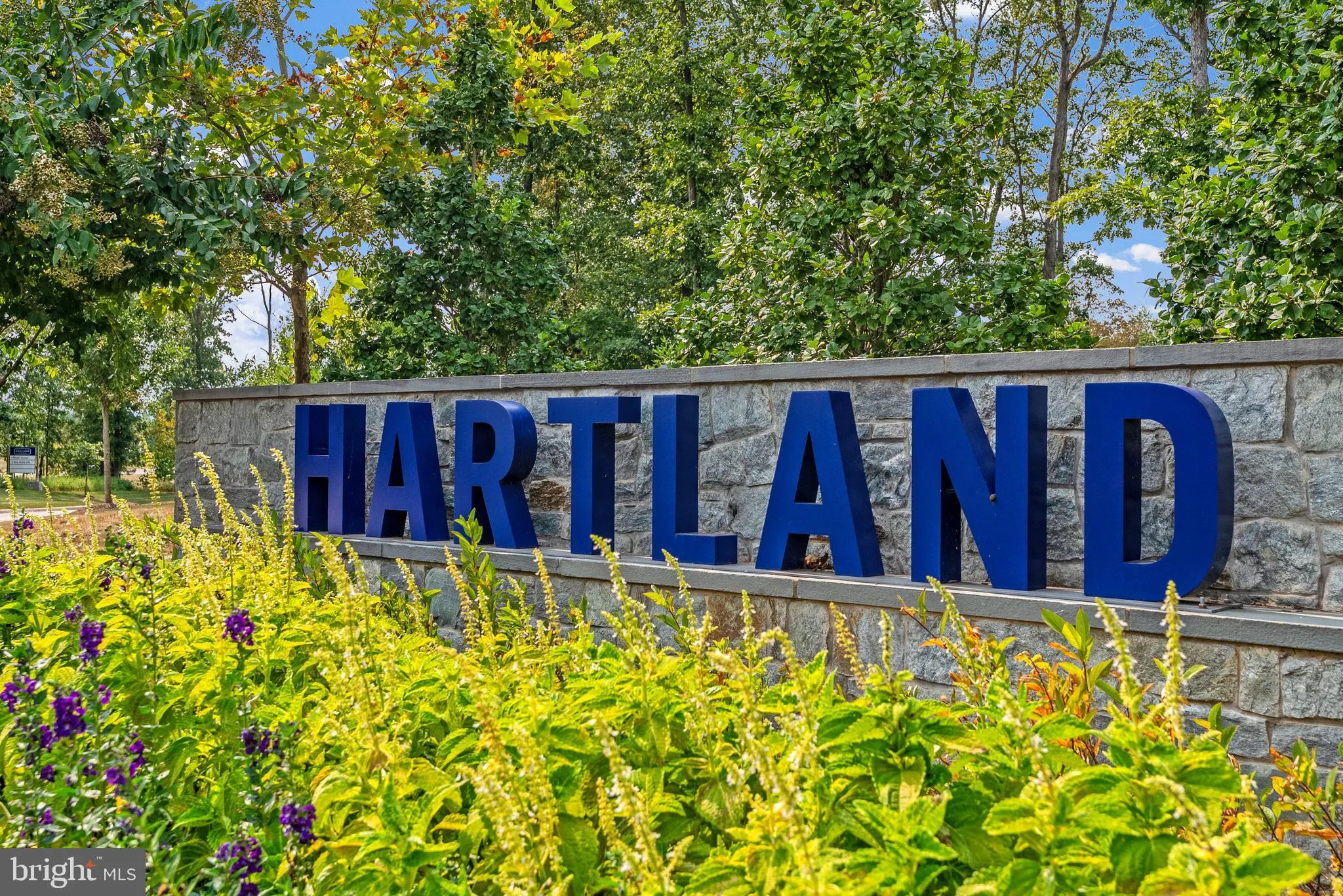 Aldie, Virginia 20105, United States, 4 Bedrooms Bedrooms, ,5 BathroomsBathrooms,Residential,Contingent,201381