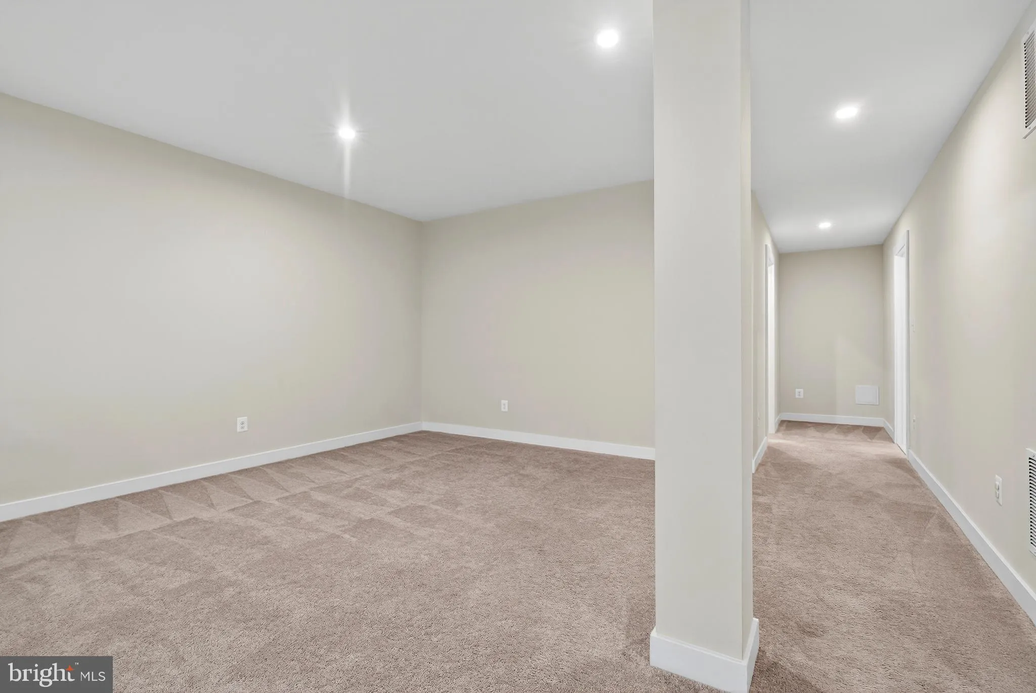 Aldie, Virginia 20105, United States, 4 Bedrooms Bedrooms, ,5 BathroomsBathrooms,Residential,Contingent,201381