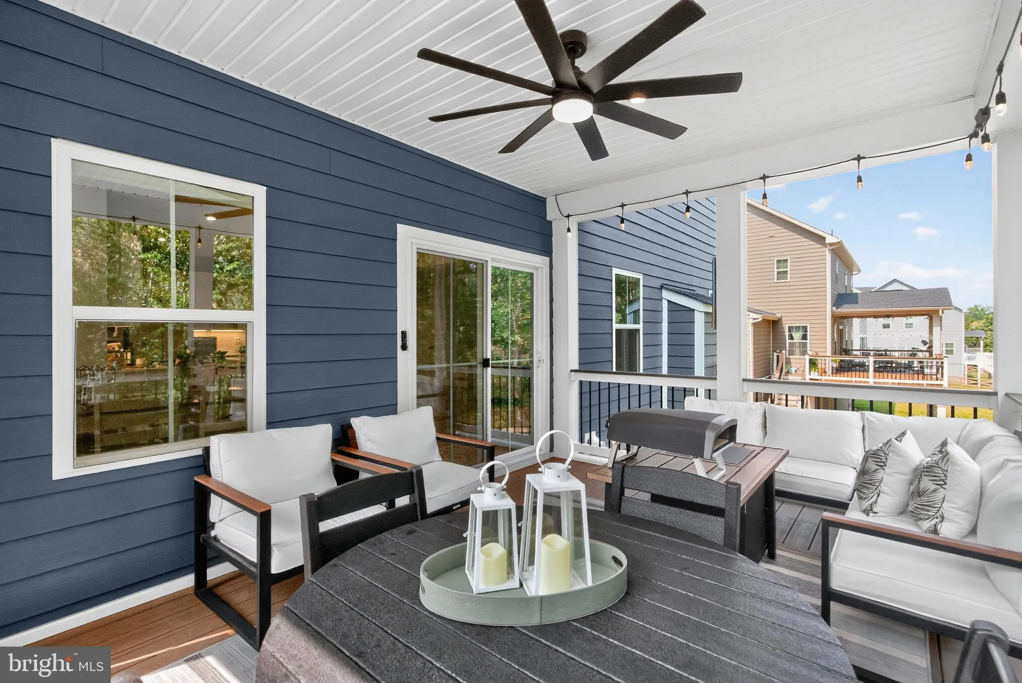 Aldie, Virginia 20105, United States, 4 Bedrooms Bedrooms, ,5 BathroomsBathrooms,Residential,Contingent,201381