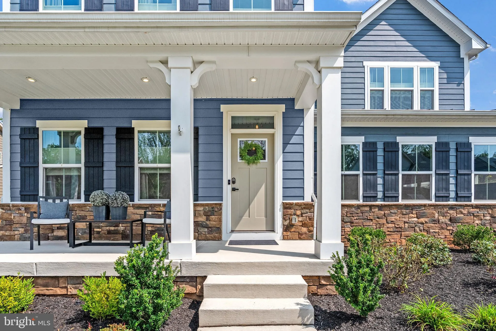 Aldie, Virginia 20105, United States, 4 Bedrooms Bedrooms, ,5 BathroomsBathrooms,Residential,Contingent,201381