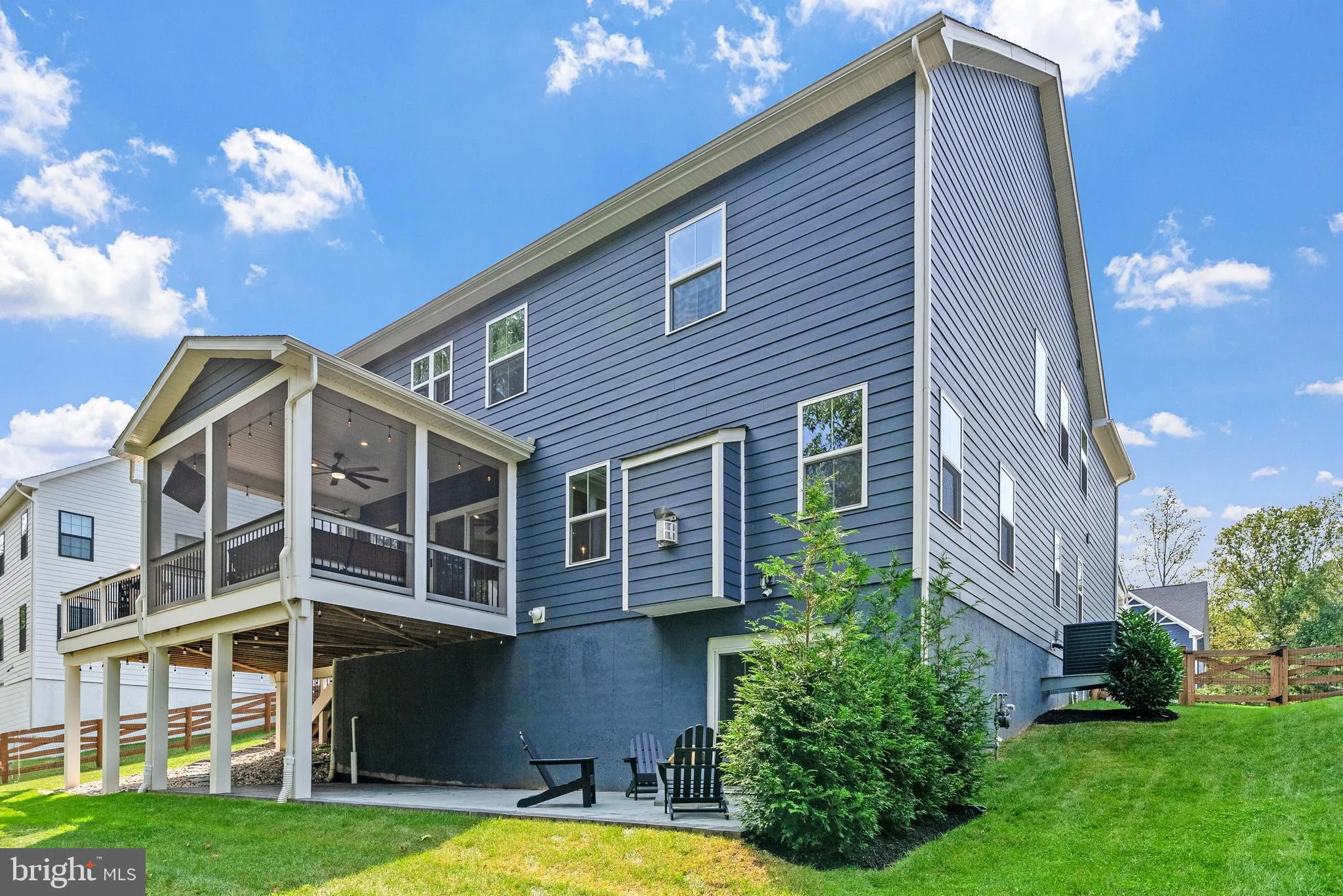 Aldie, Virginia 20105, United States, 4 Bedrooms Bedrooms, ,5 BathroomsBathrooms,Residential,Contingent,201381