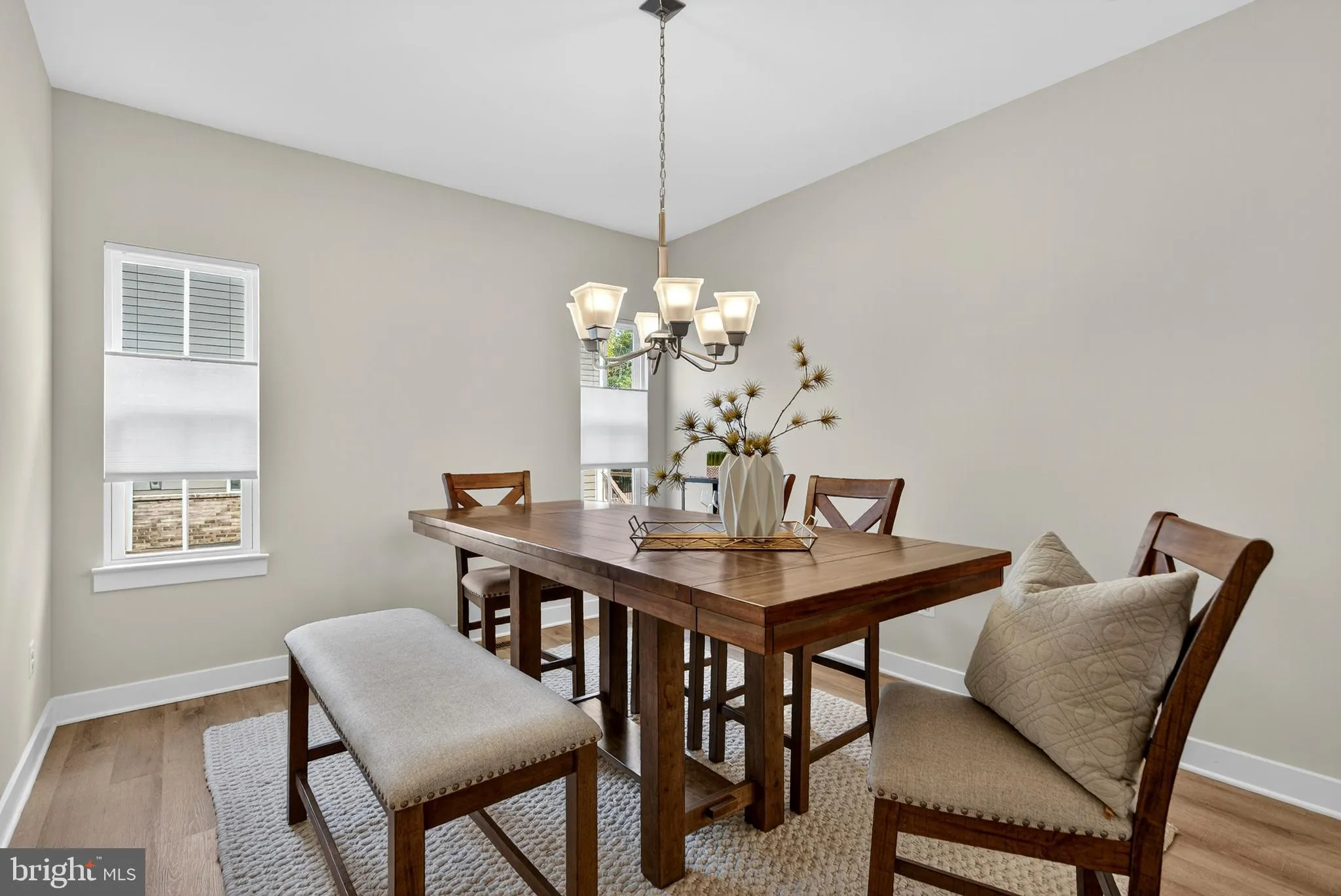 Aldie, Virginia 20105, United States, 4 Bedrooms Bedrooms, ,5 BathroomsBathrooms,Residential,Contingent,201381