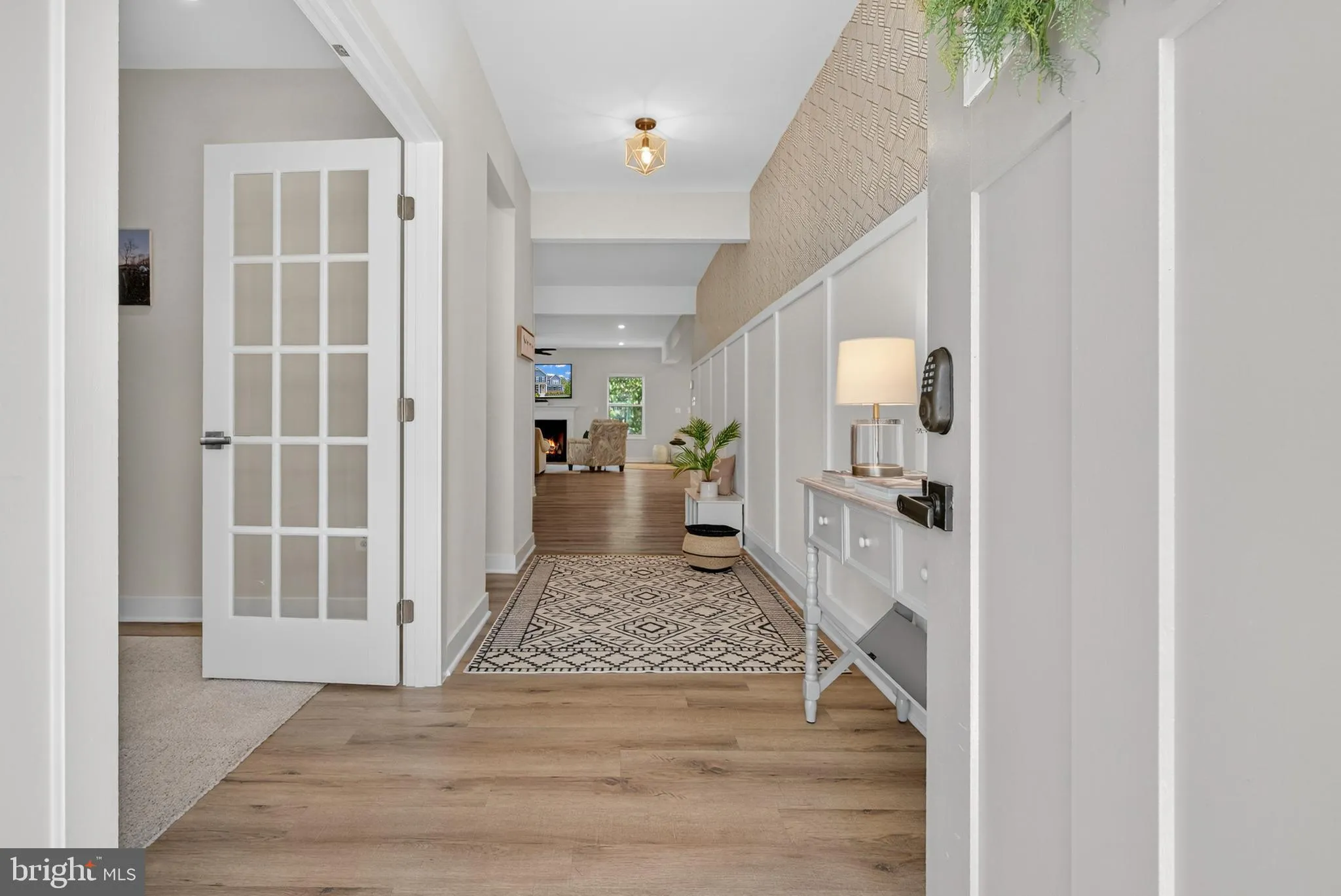 Aldie, Virginia 20105, United States, 4 Bedrooms Bedrooms, ,5 BathroomsBathrooms,Residential,Contingent,201381