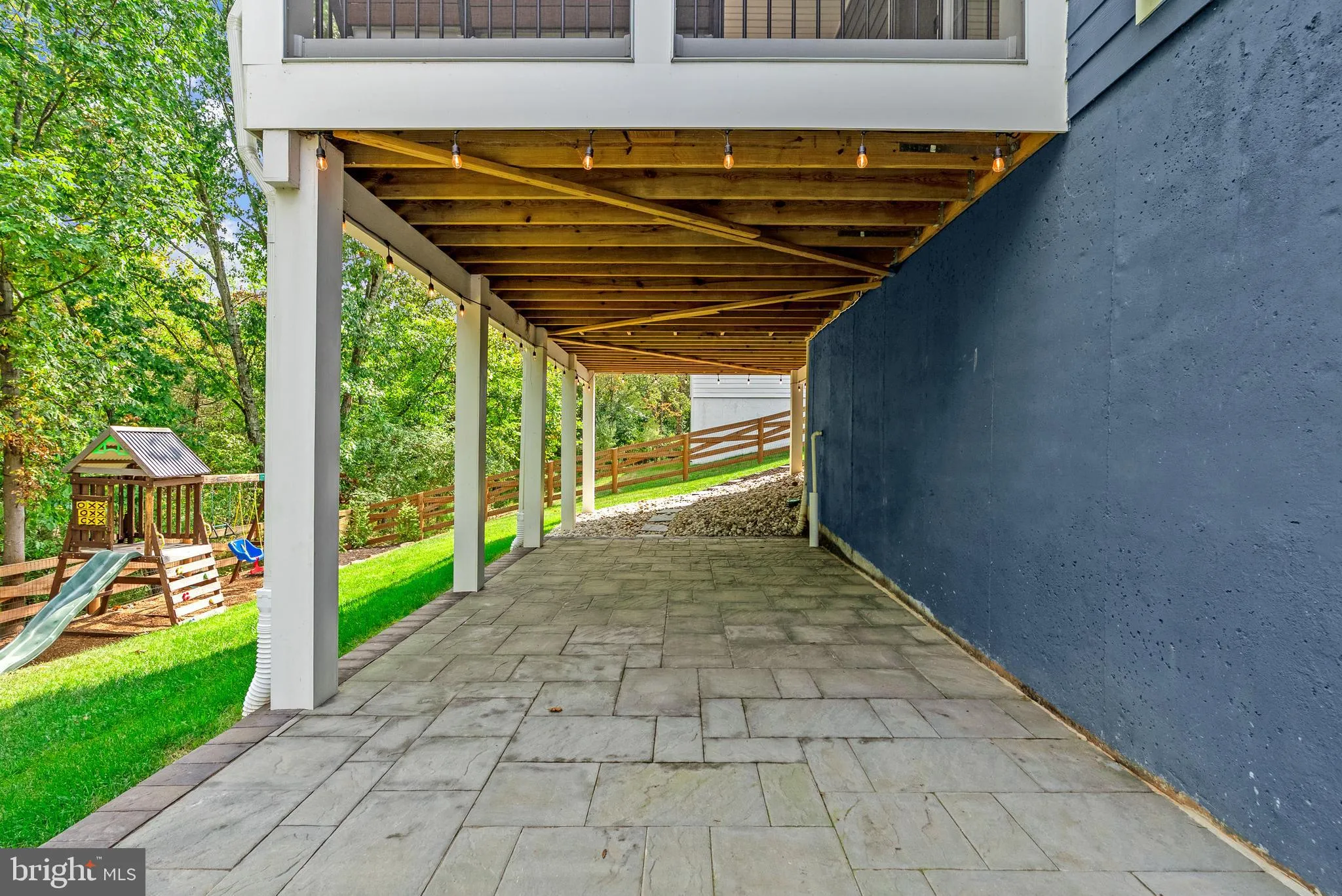 Aldie, Virginia 20105, United States, 4 Bedrooms Bedrooms, ,5 BathroomsBathrooms,Residential,Contingent,201381