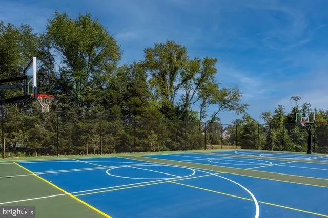 Aldie, Virginia 20105, United States, 4 Bedrooms Bedrooms, ,5 BathroomsBathrooms,Residential,Contingent,201381