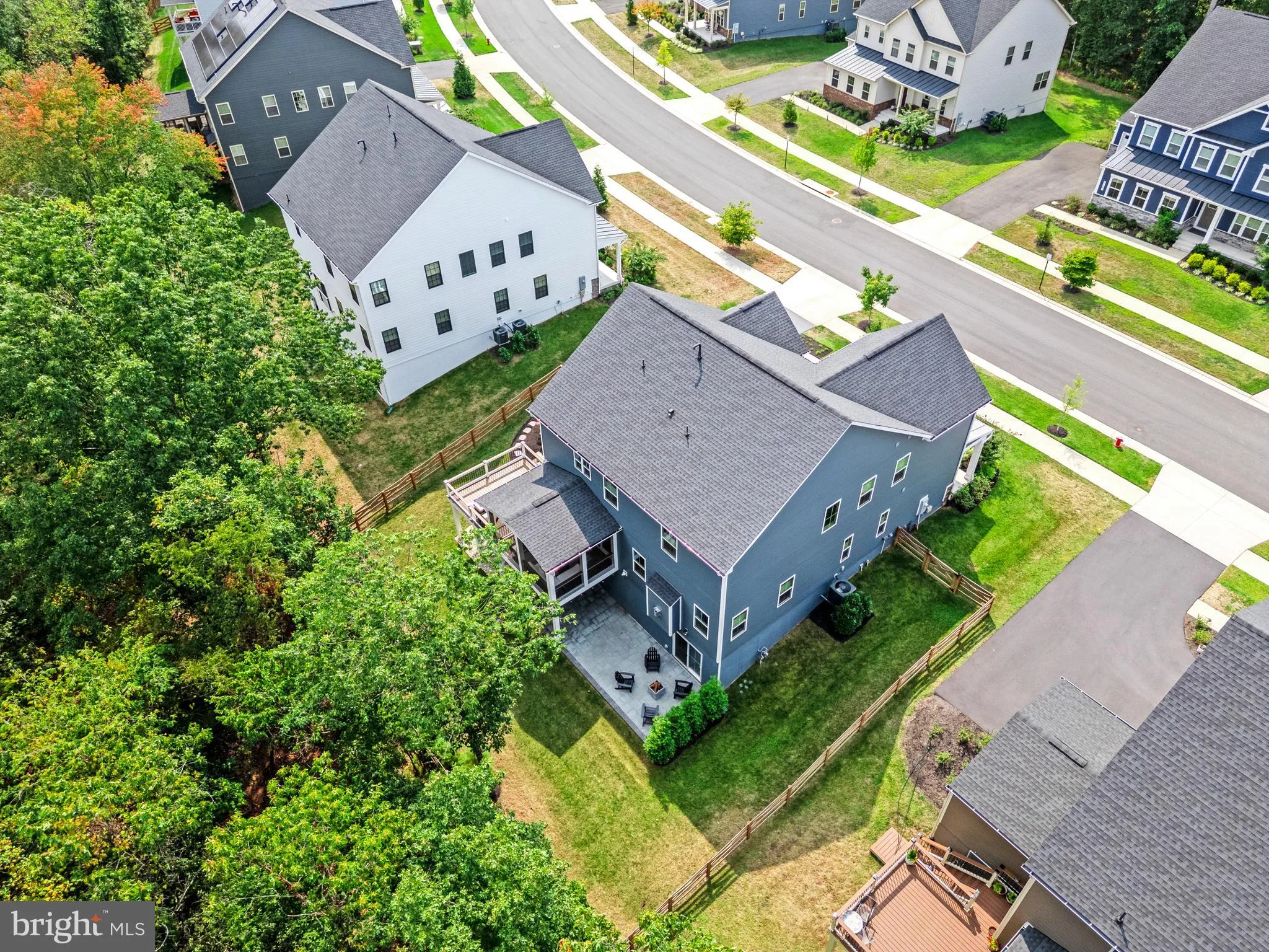 Aldie, Virginia 20105, United States, 4 Bedrooms Bedrooms, ,5 BathroomsBathrooms,Residential,Contingent,201381