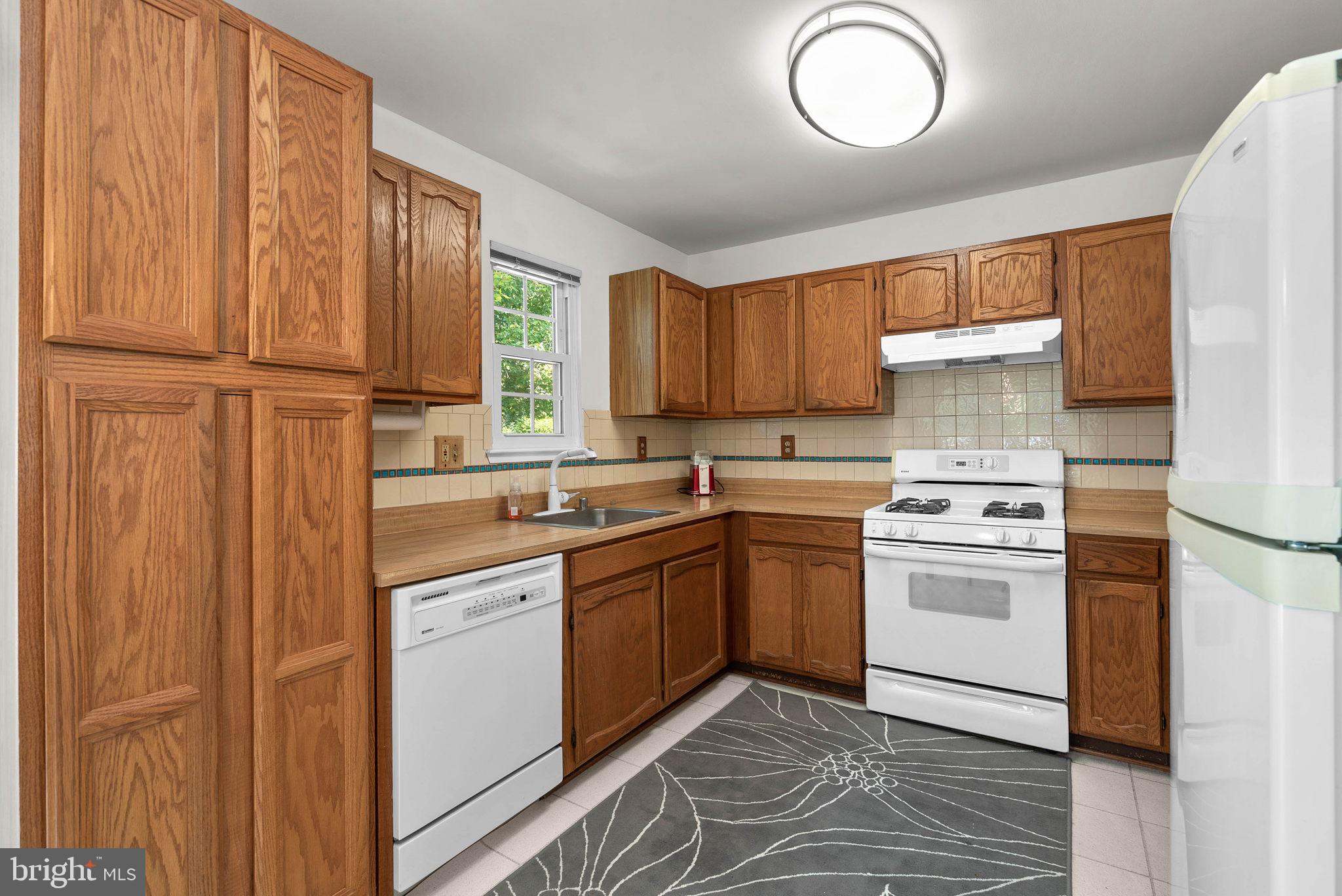 OLNEY SQUARE - Residential