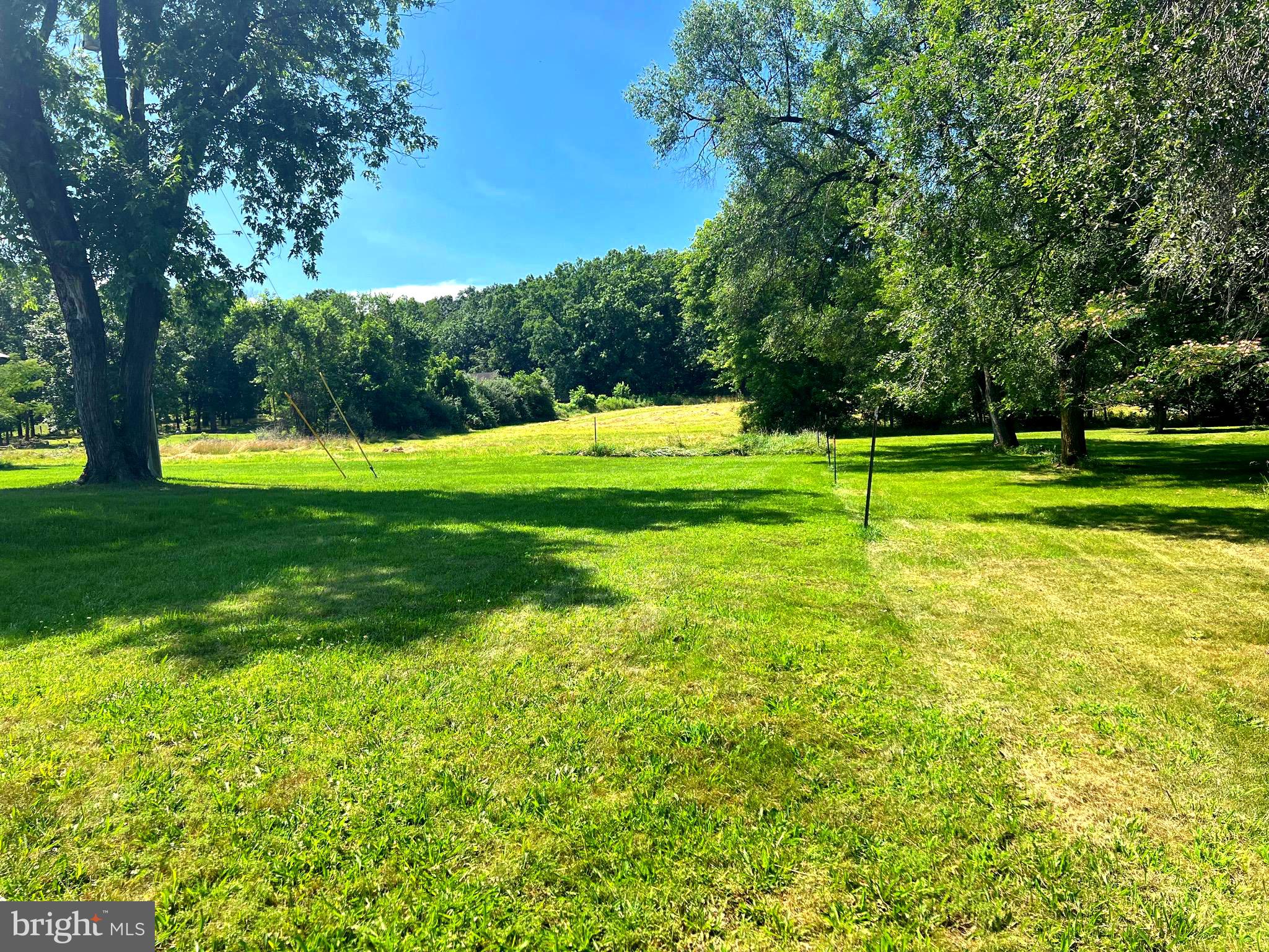 A diamond in the rough waiting for you to develop into building sites! Situate at the edge of the east side of Moorefield. It's not often you have the opportunity to purchase a tract of this size with such potential! Wooded and open, the land slopes gradually upward to the top of the wooded ridge and down the back southern side.
A perfect location for secluded home(s), yet less than five minutes into town. Call for showing today!