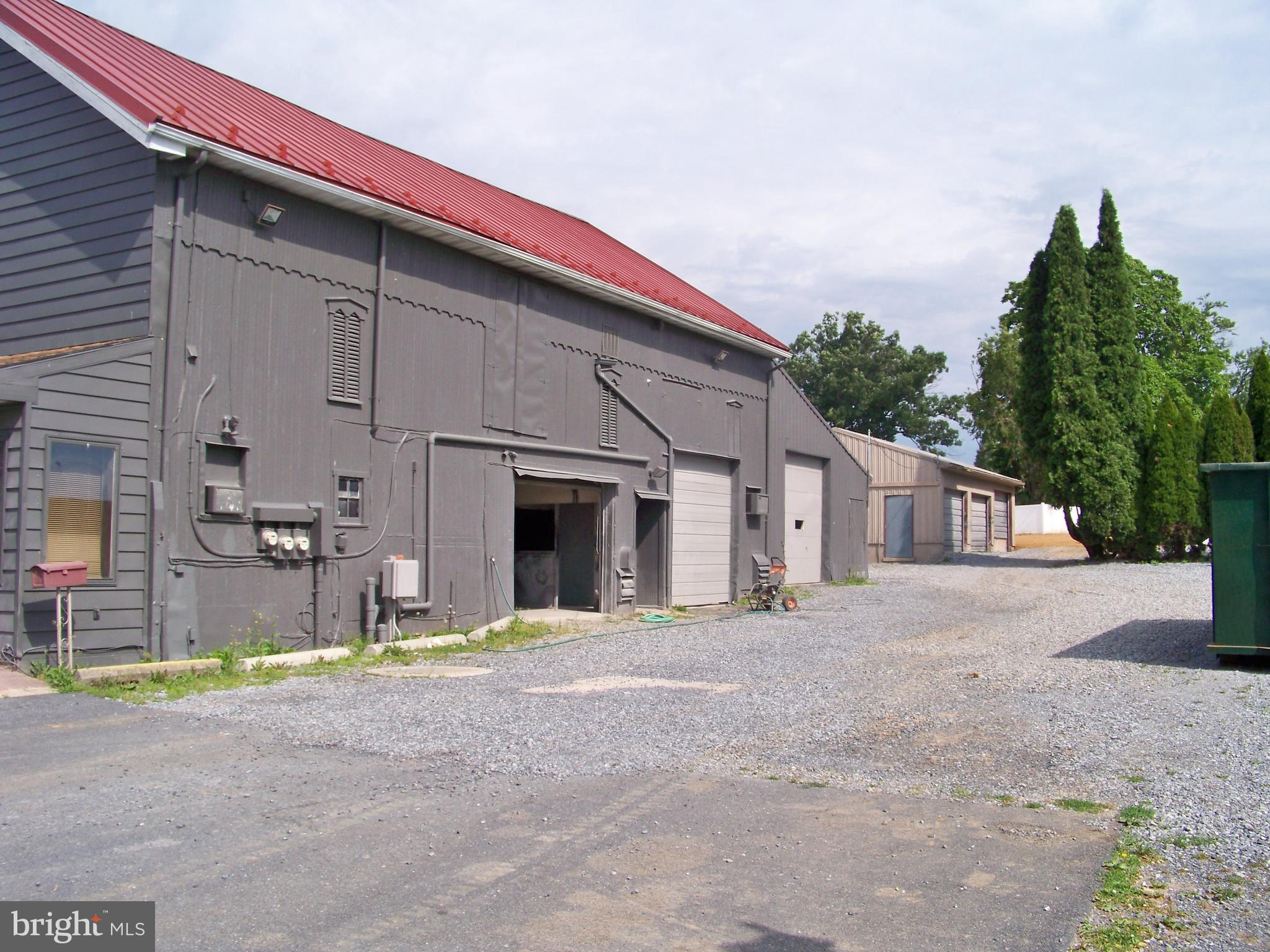 37 E MAIN STREET 39