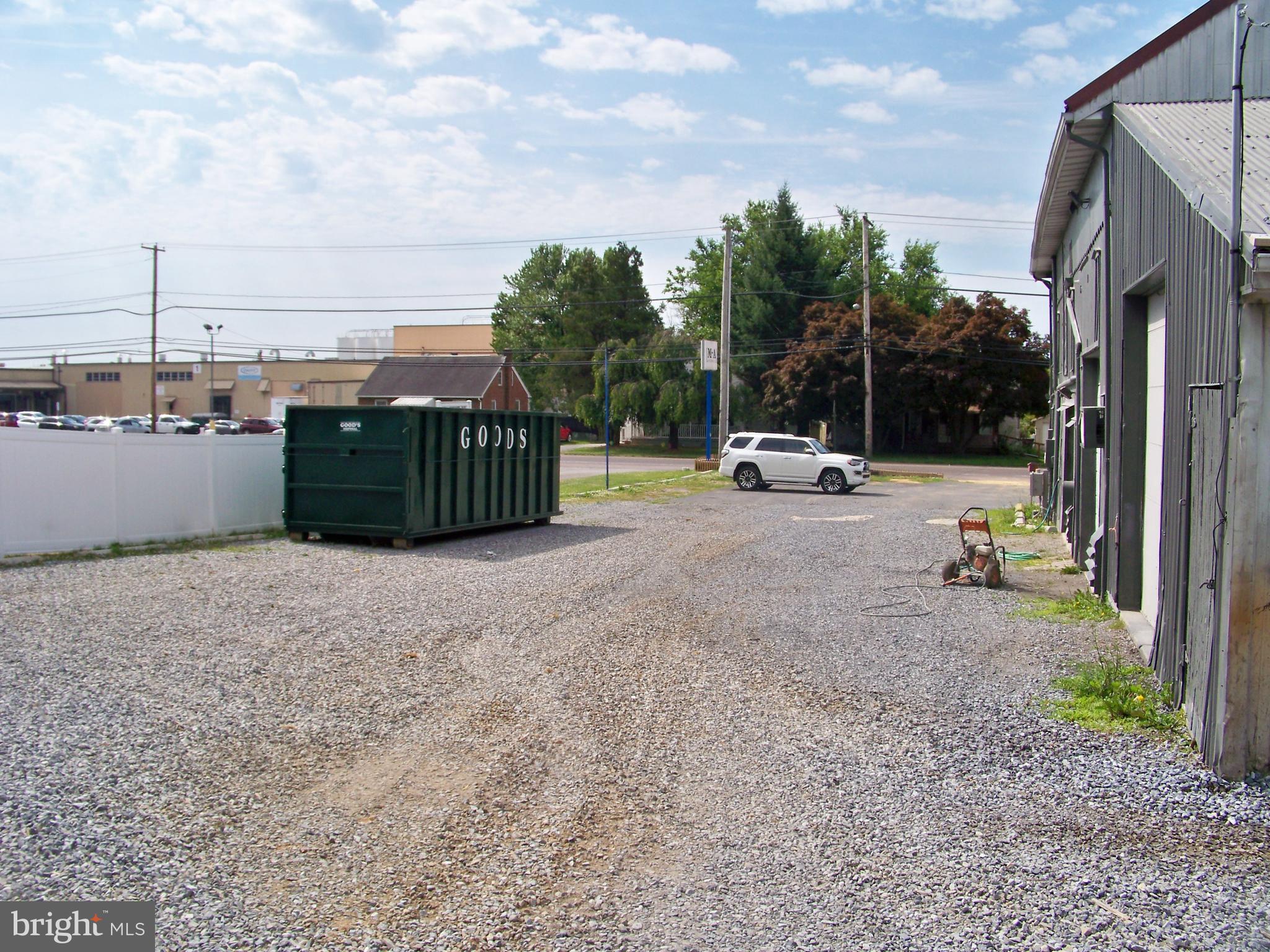 37 E MAIN STREET 39