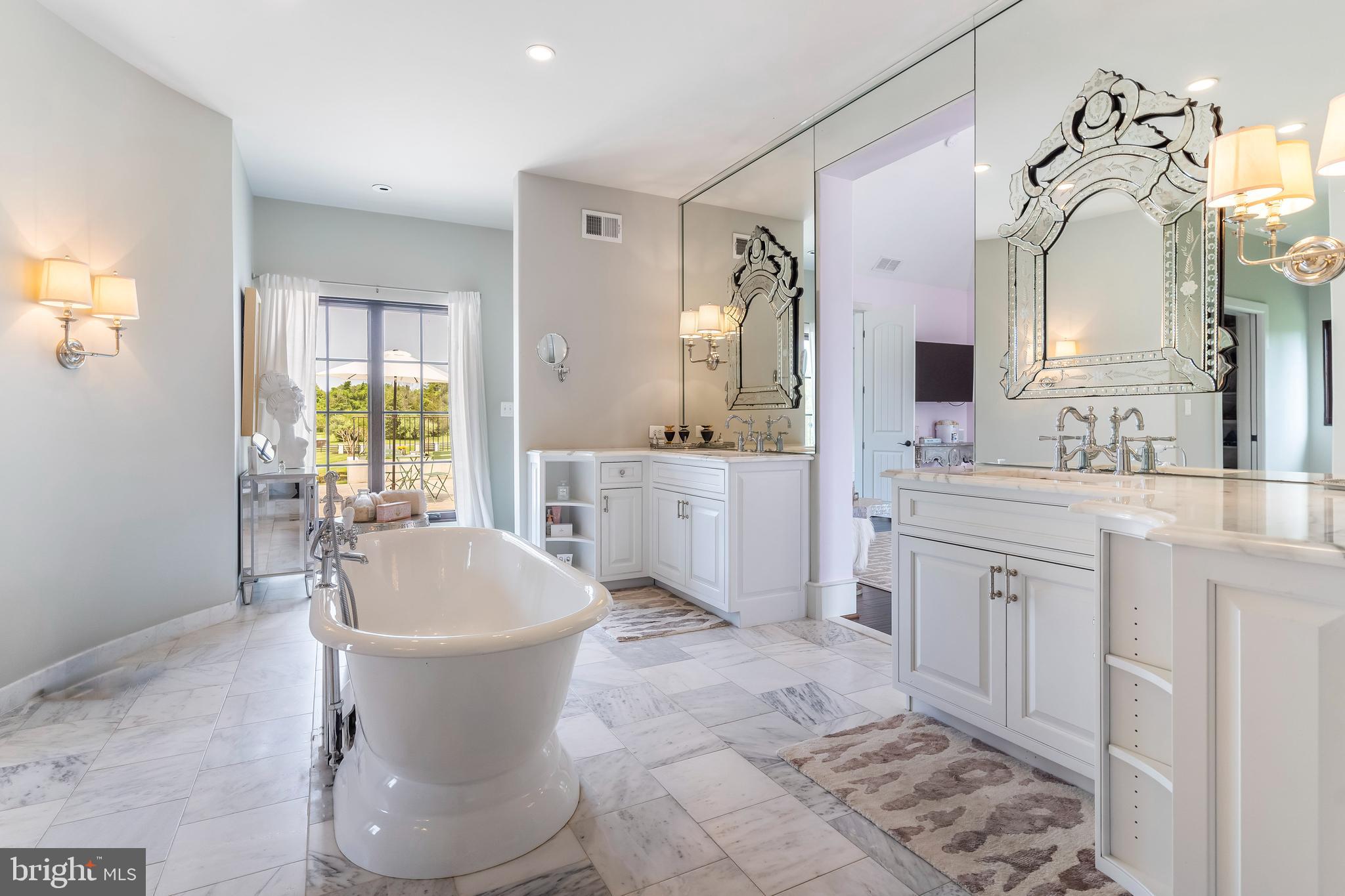 SEVEN LAKES - Residential