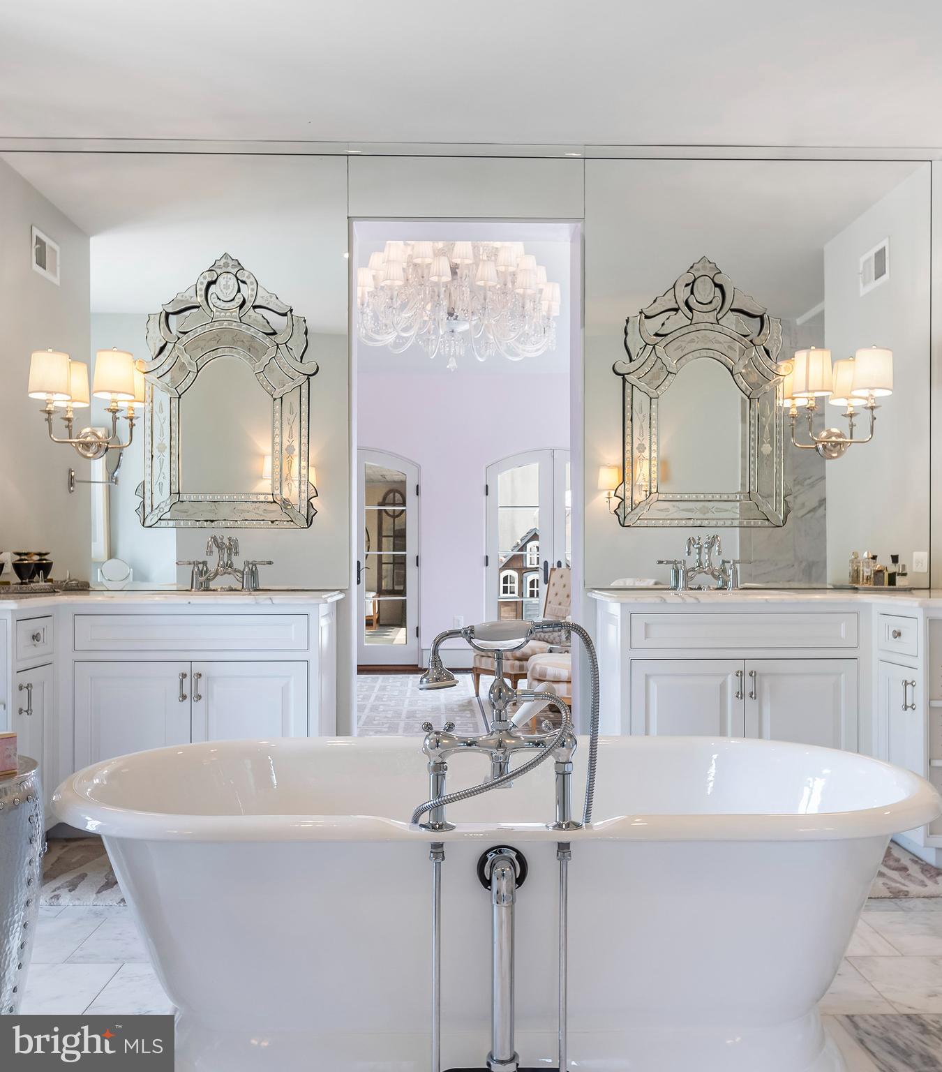 SEVEN LAKES - Residential