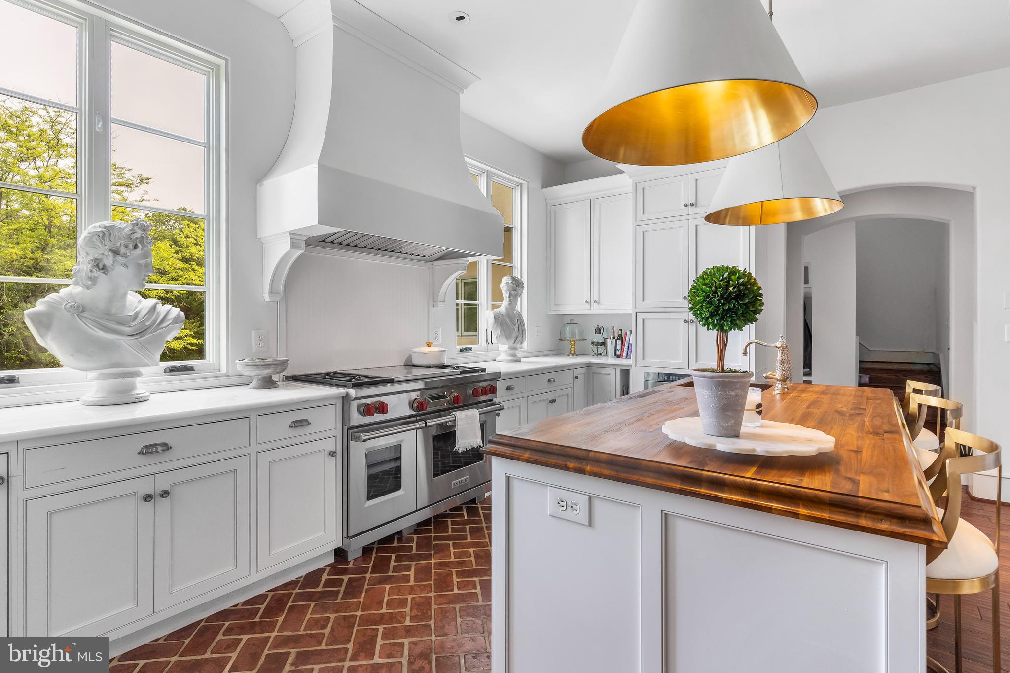 SEVEN LAKES - Residential