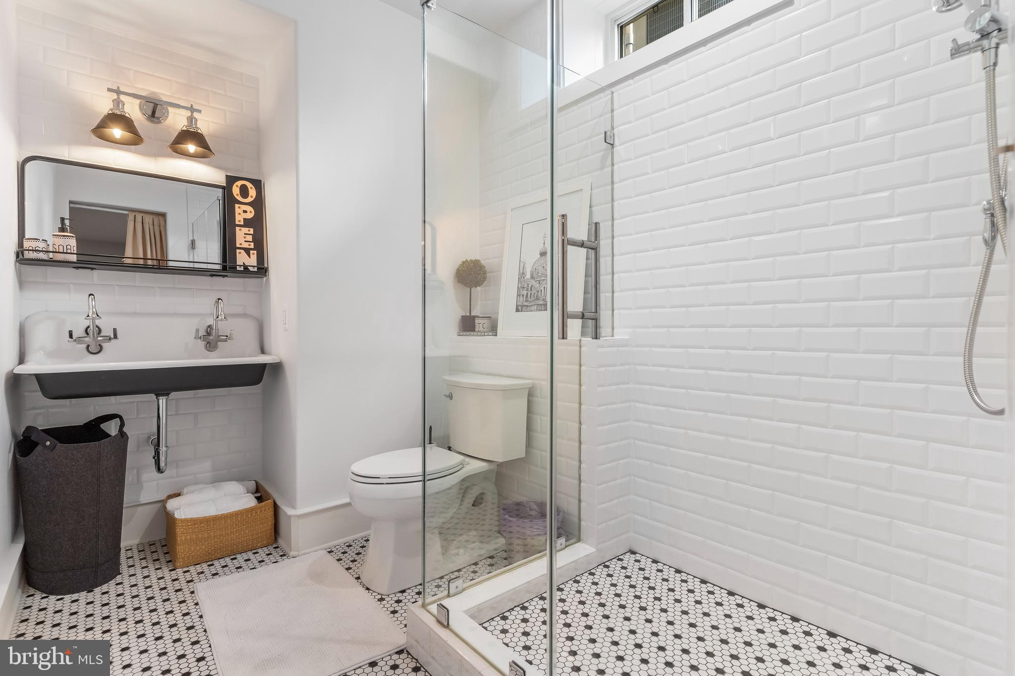 SEVEN LAKES - Residential