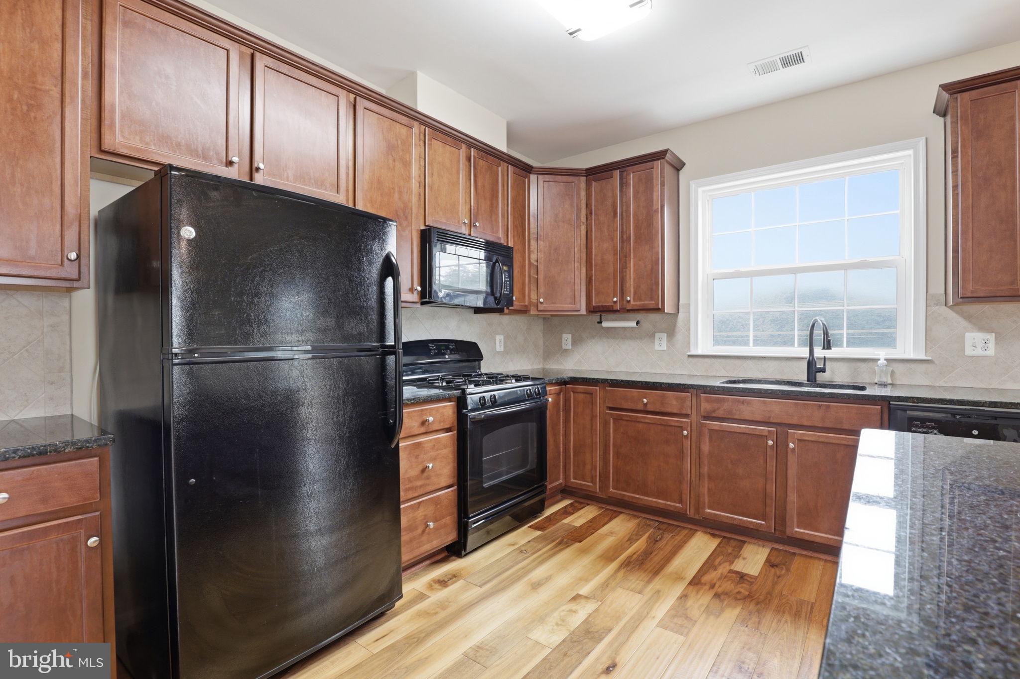 MERCER PARK CONDOMINIUM - Residential