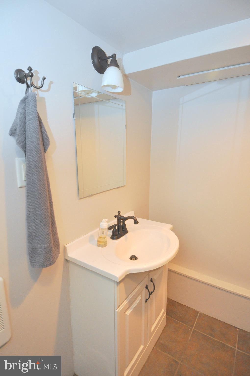 LORD FAIRFAX HEIGHTS - Residential Lease