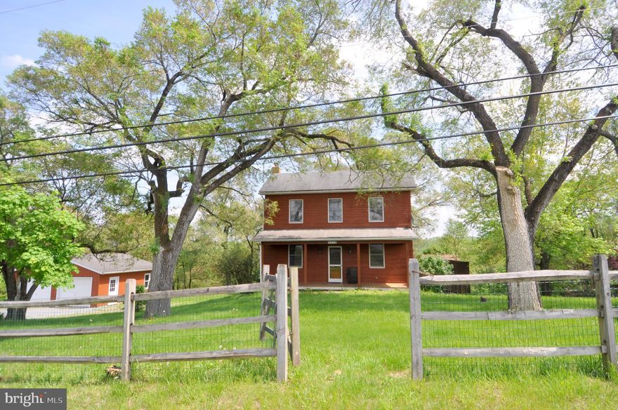 Very Nice farm house in a convenient location.  Modern appliances, central air, laundry, and hardwood floors are nice features.  A nice big yard and deck are also nice pluses.  Home is fully furnished. Tenant is responsible for all utilities including: Electric,  Trash, Fuel oil, internet, TV, Lawn care, snow removal and water system maintenance.