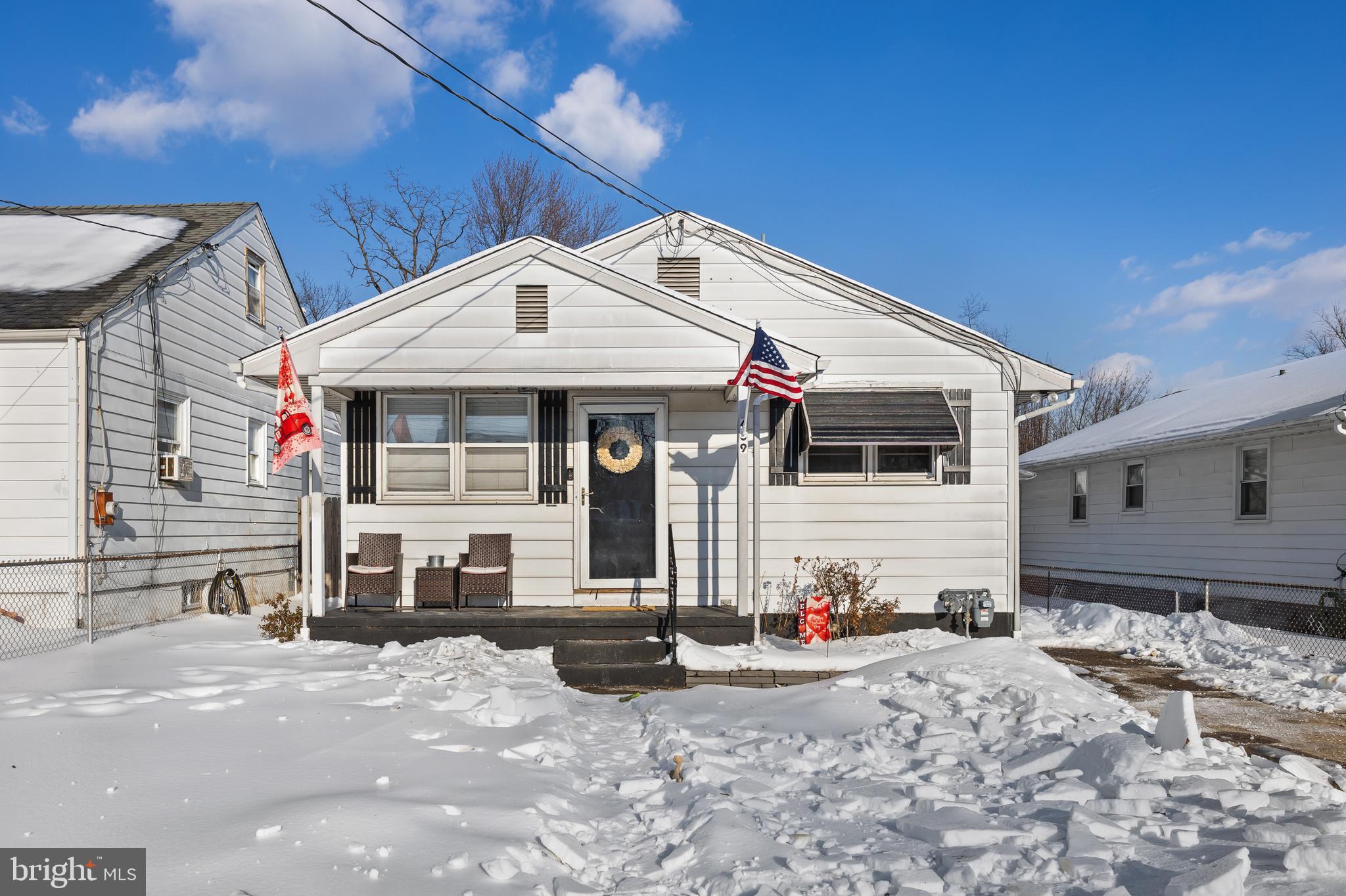 409 LIPPINCOTT AVENUE