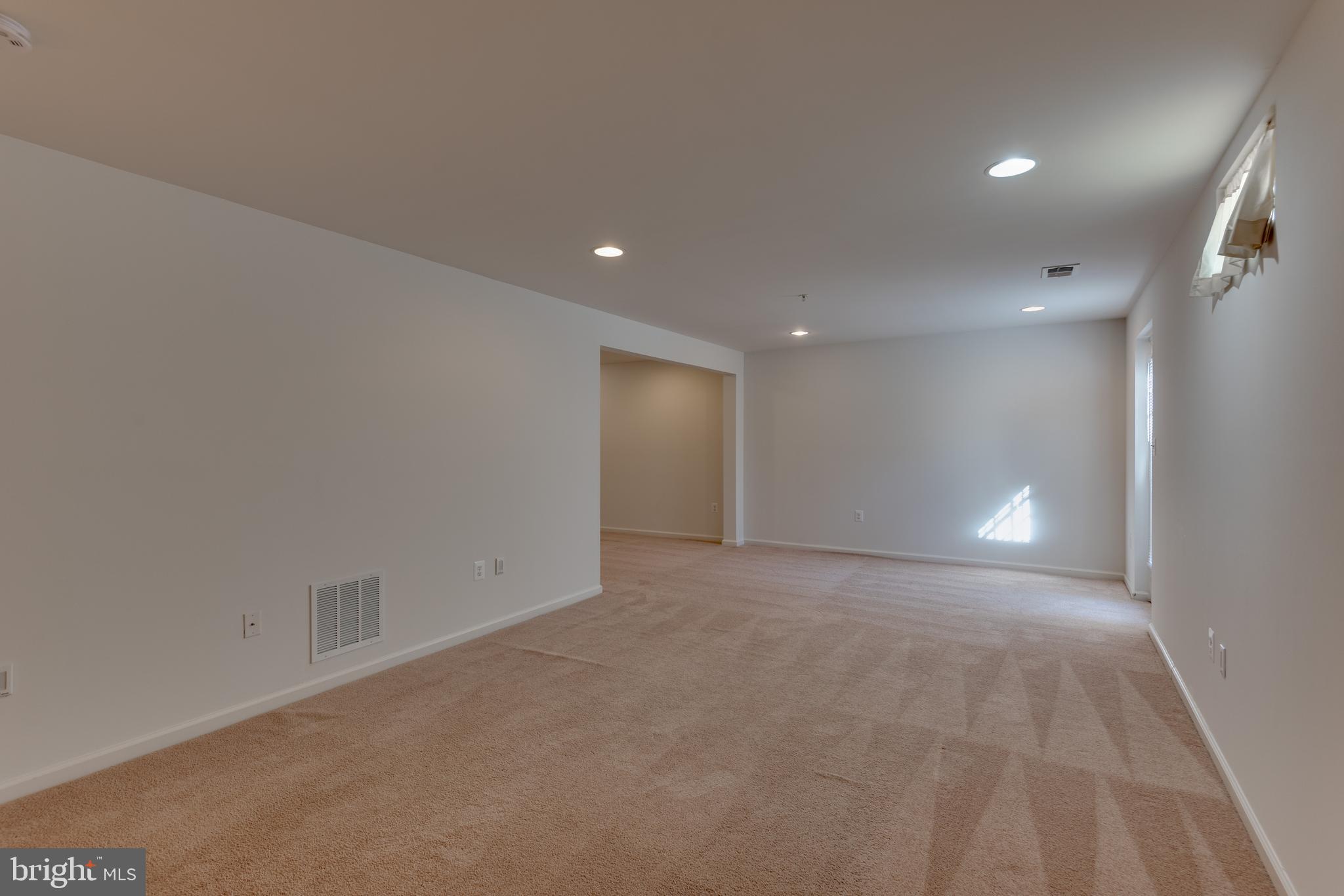 WESTBURY PUB - Residential