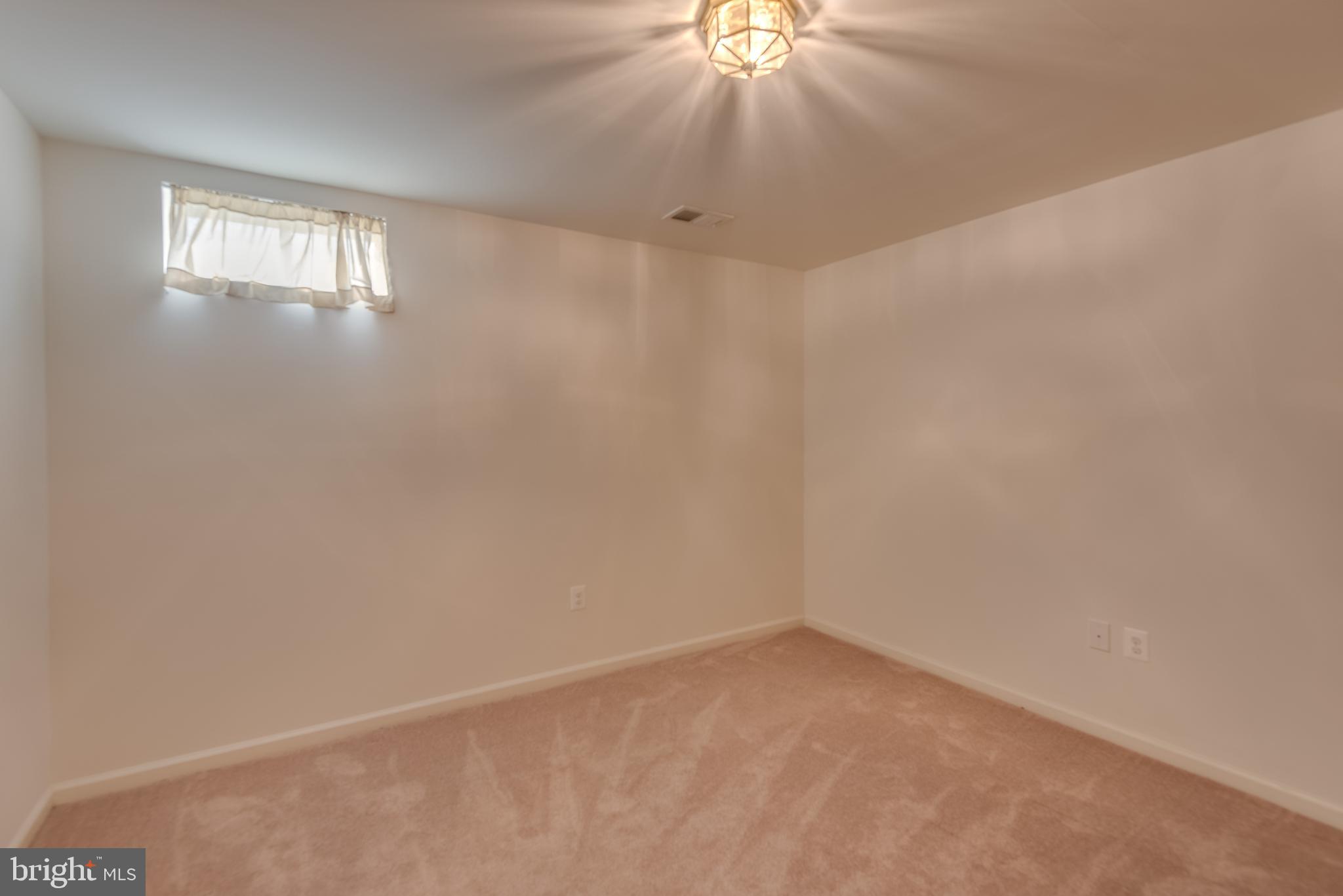 WESTBURY PUB - Residential