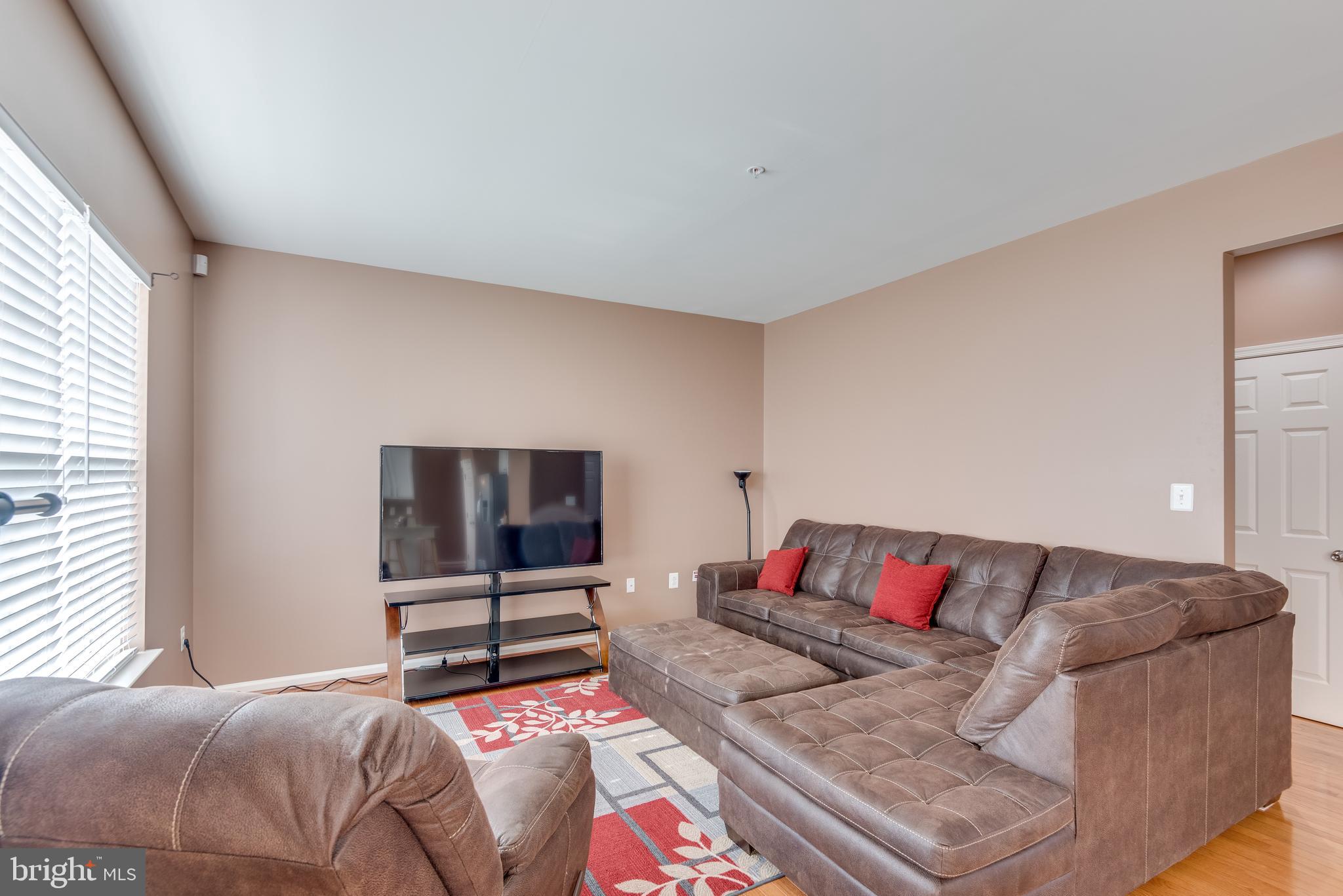 WESTBURY PUB - Residential