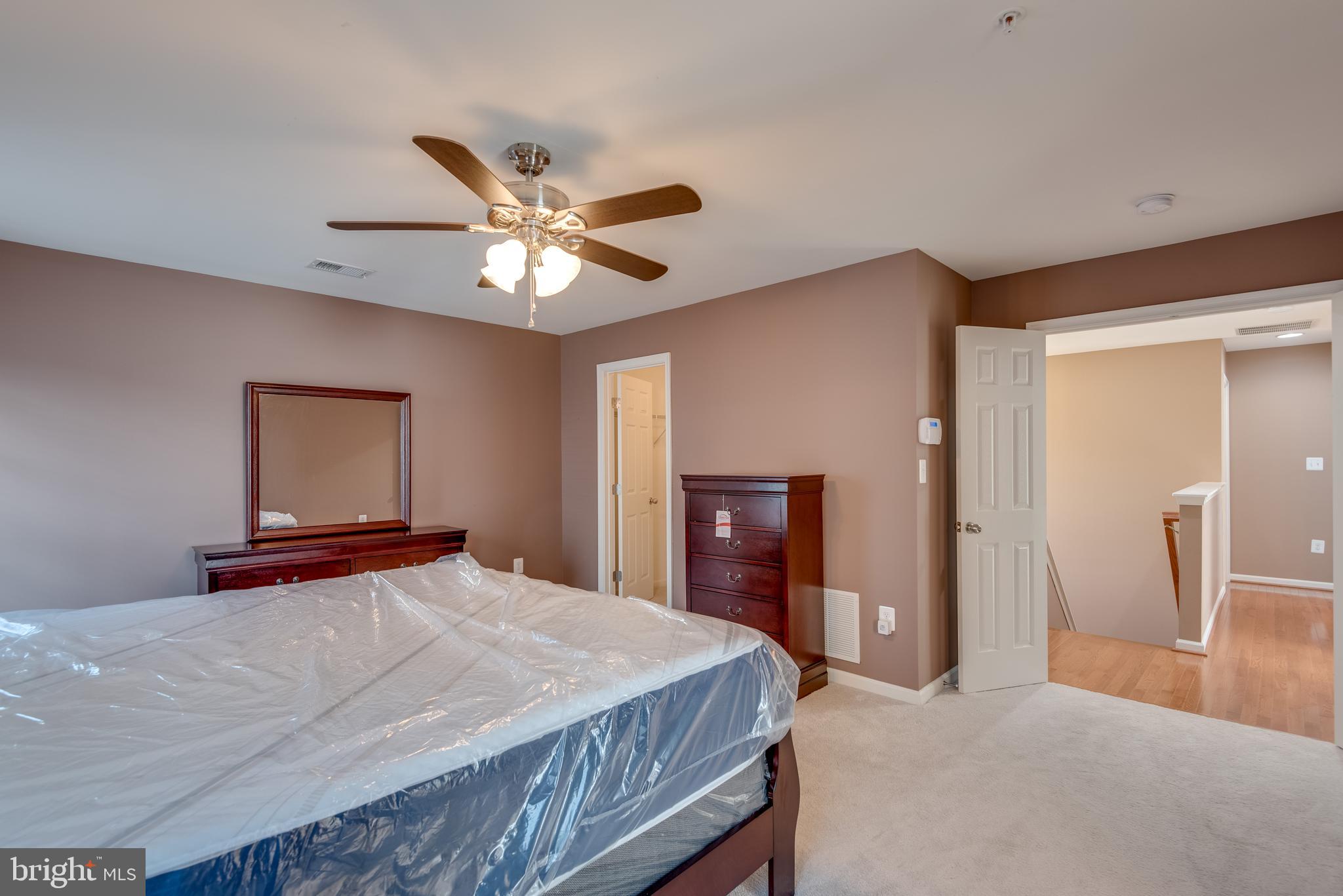 WESTBURY PUB - Residential