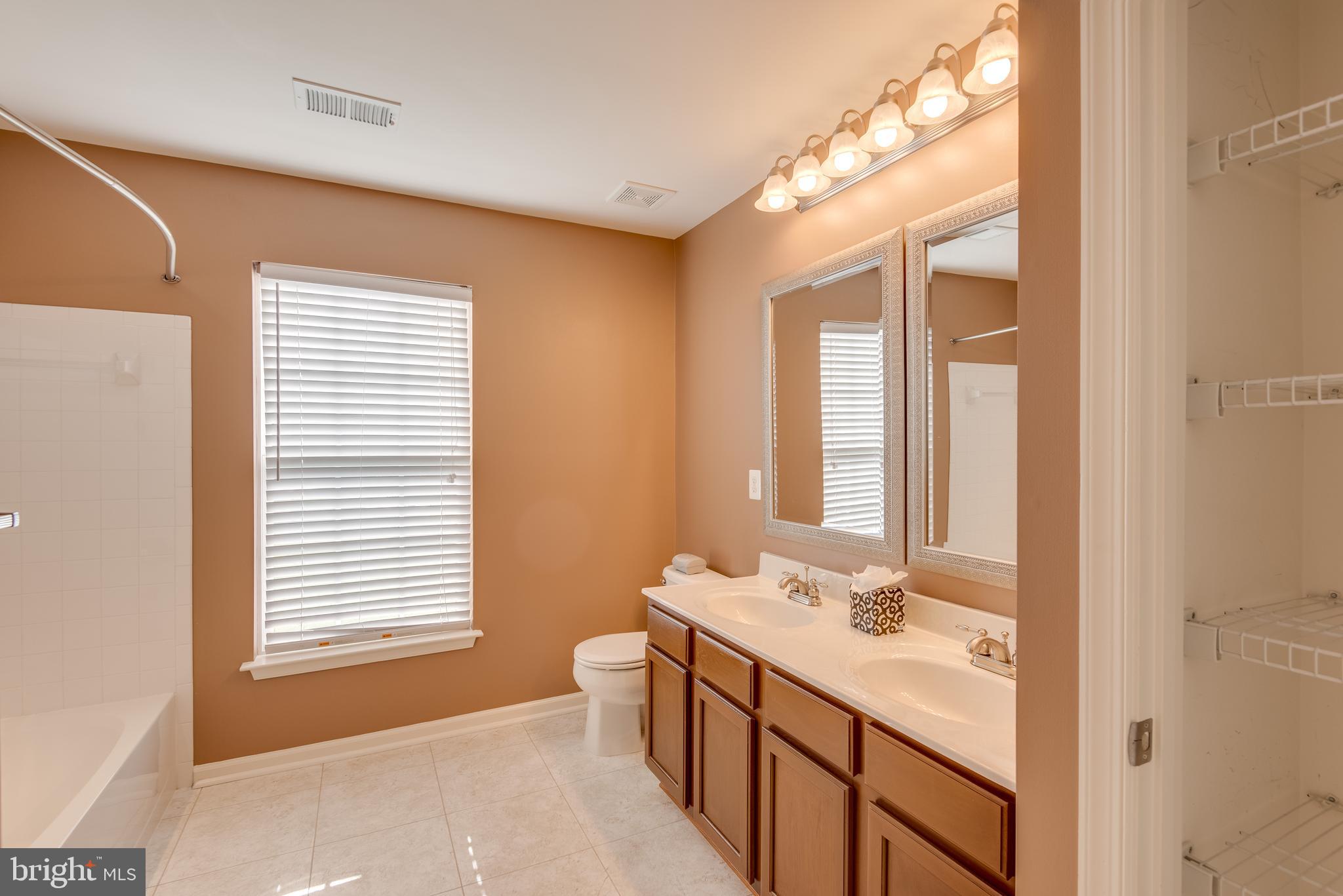 WESTBURY PUB - Residential