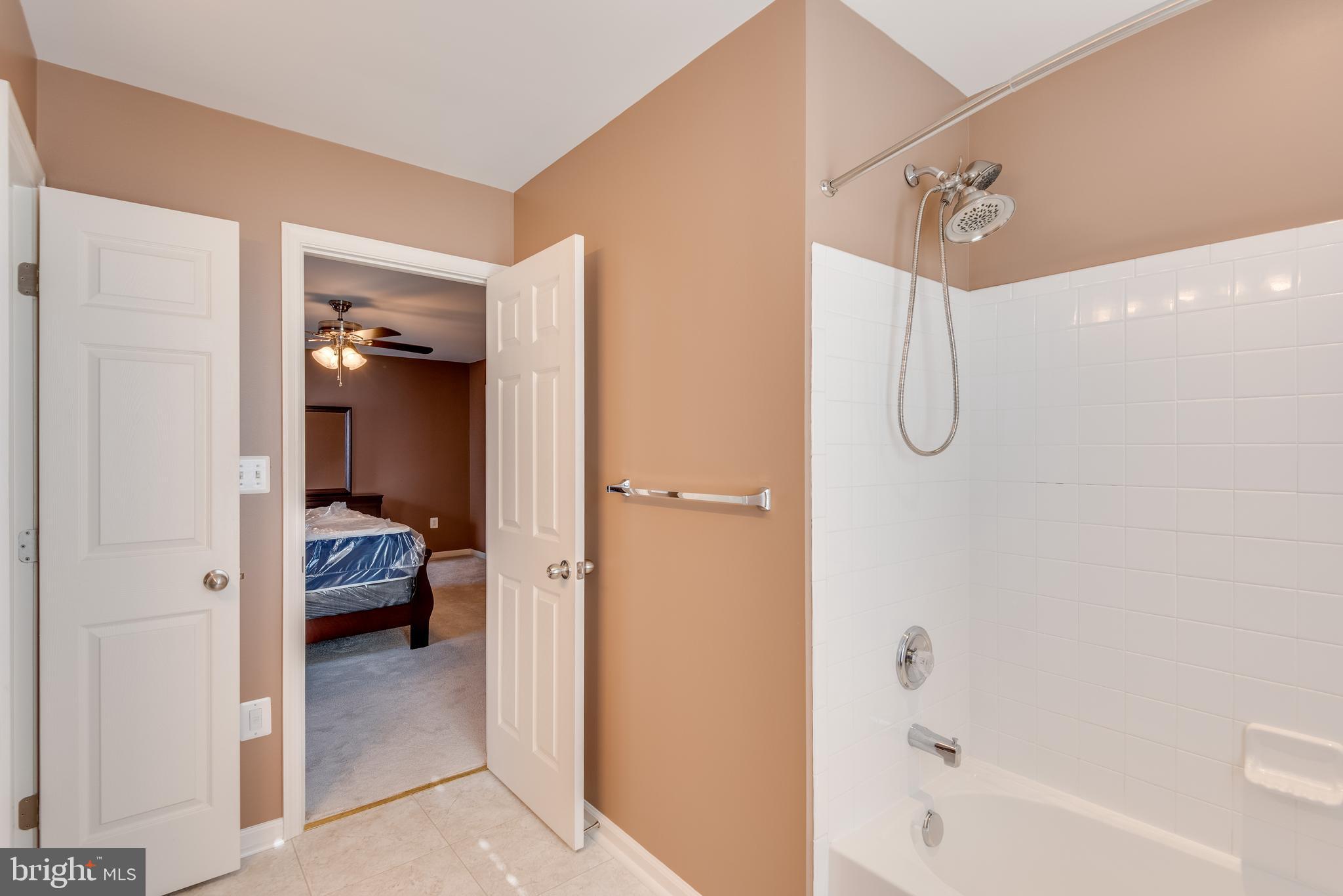 WESTBURY PUB - Residential