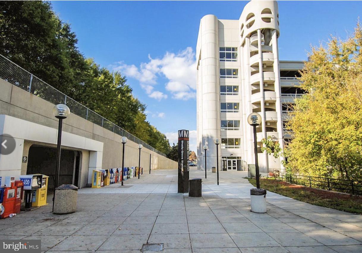 MALLARD COVE CONDOMINIUMS - Residential Lease