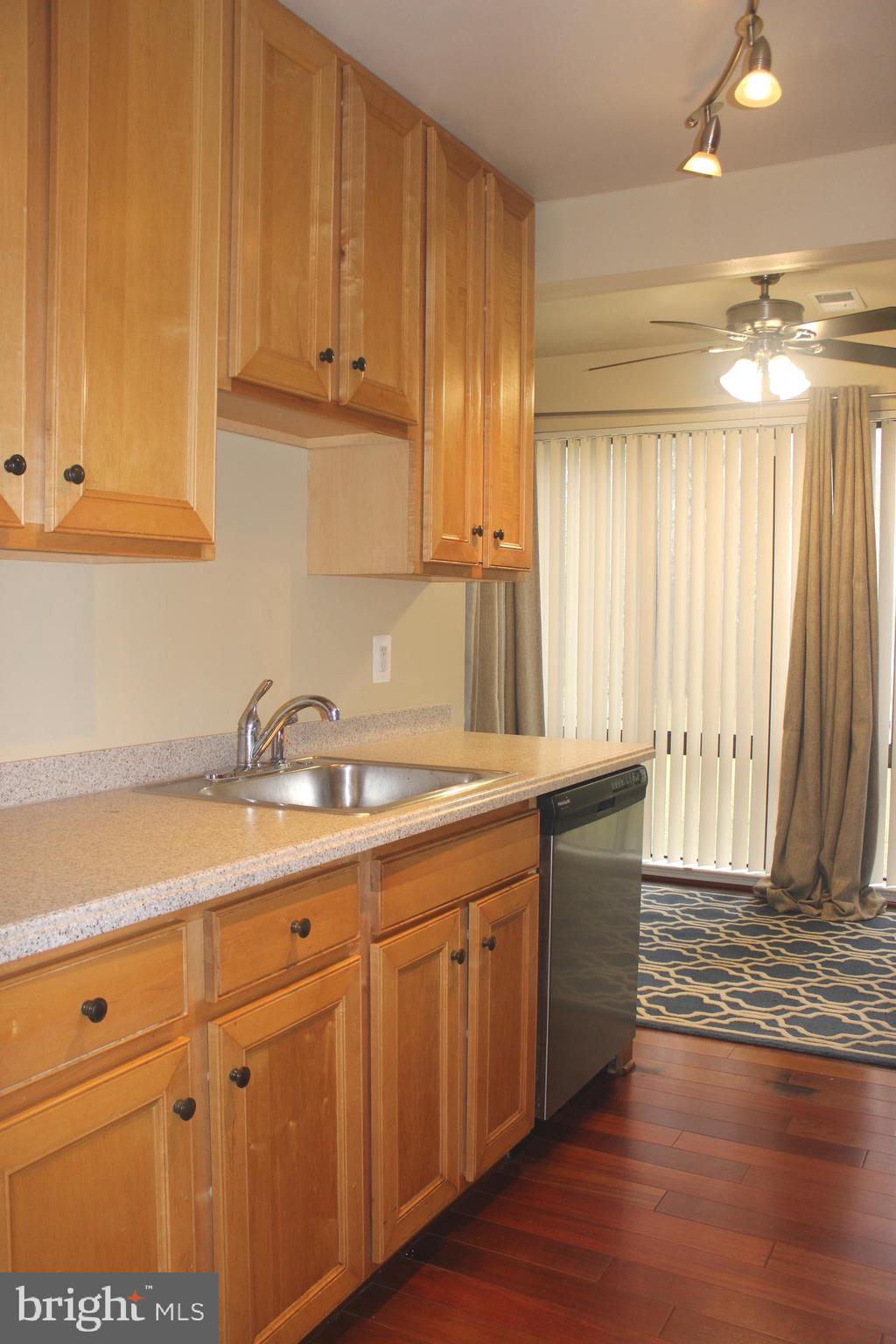 MALLARD COVE CONDOMINIUMS - Residential Lease