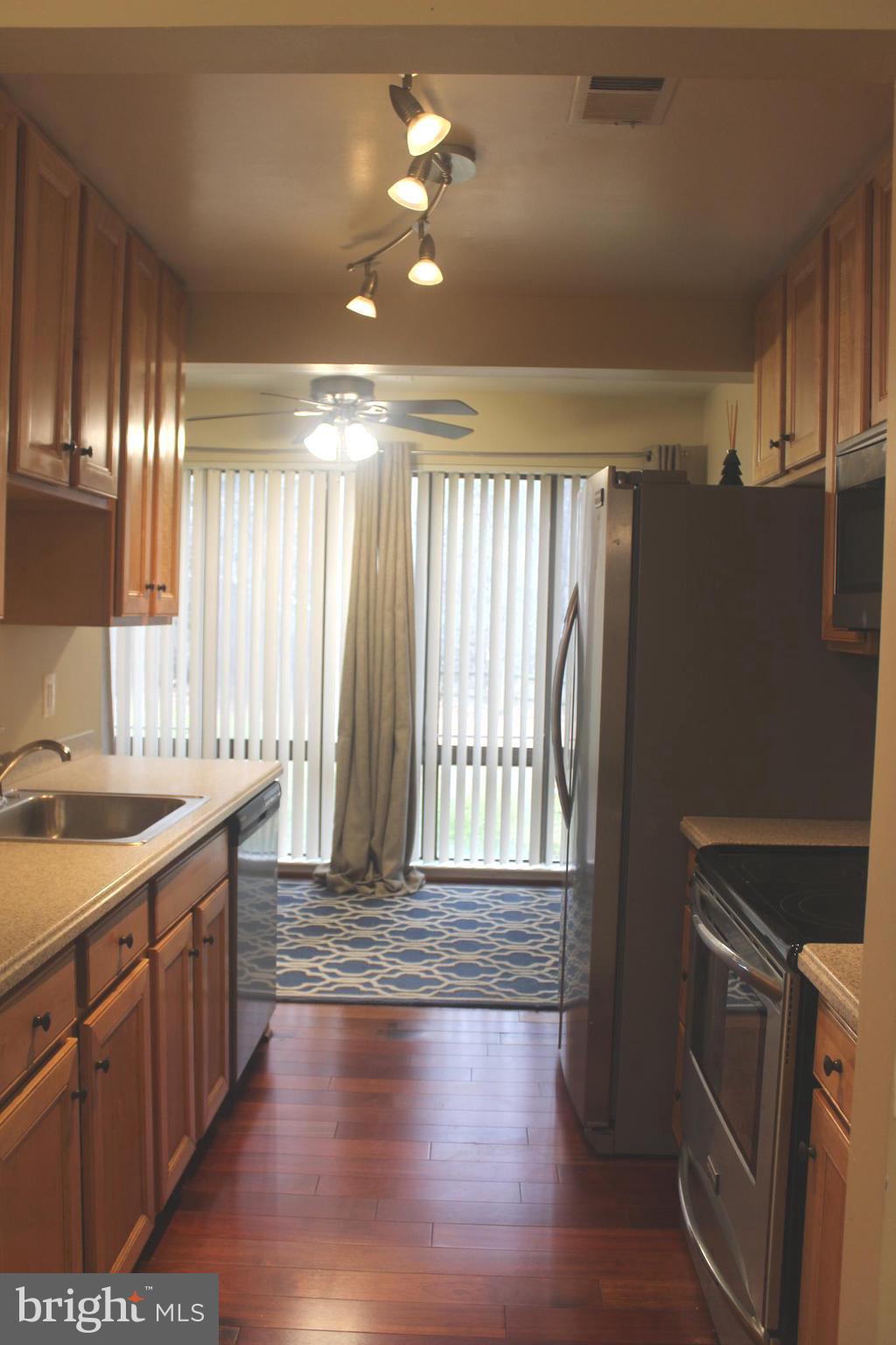 MALLARD COVE CONDOMINIUMS - Residential Lease