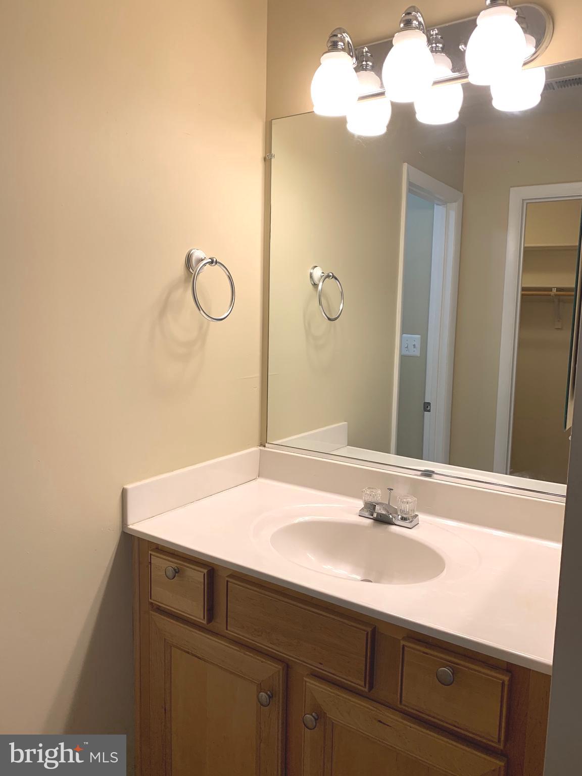 MALLARD COVE CONDOMINIUMS - Residential Lease