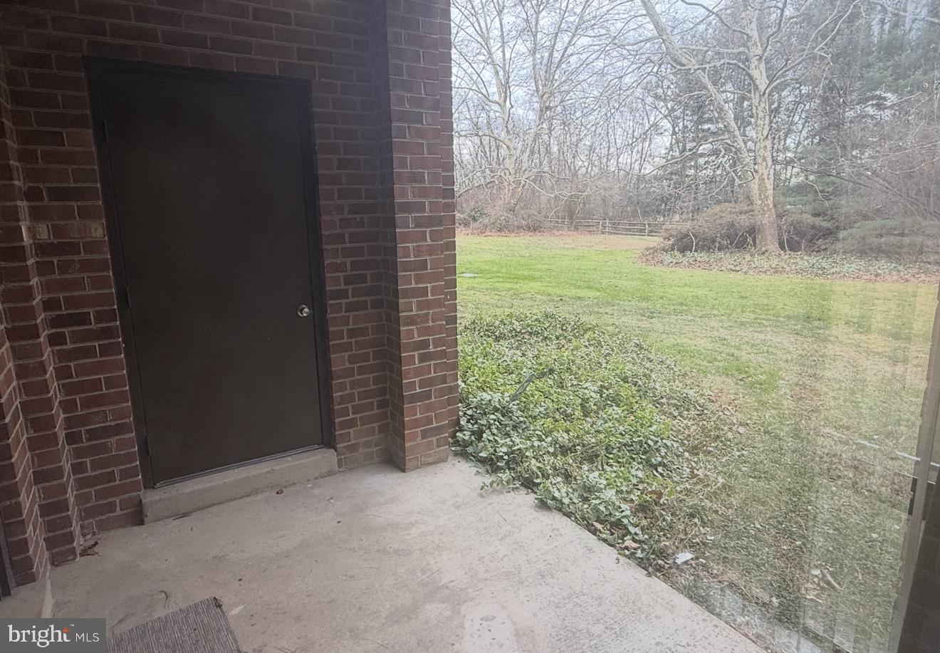 MALLARD COVE CONDOMINIUMS - Residential Lease