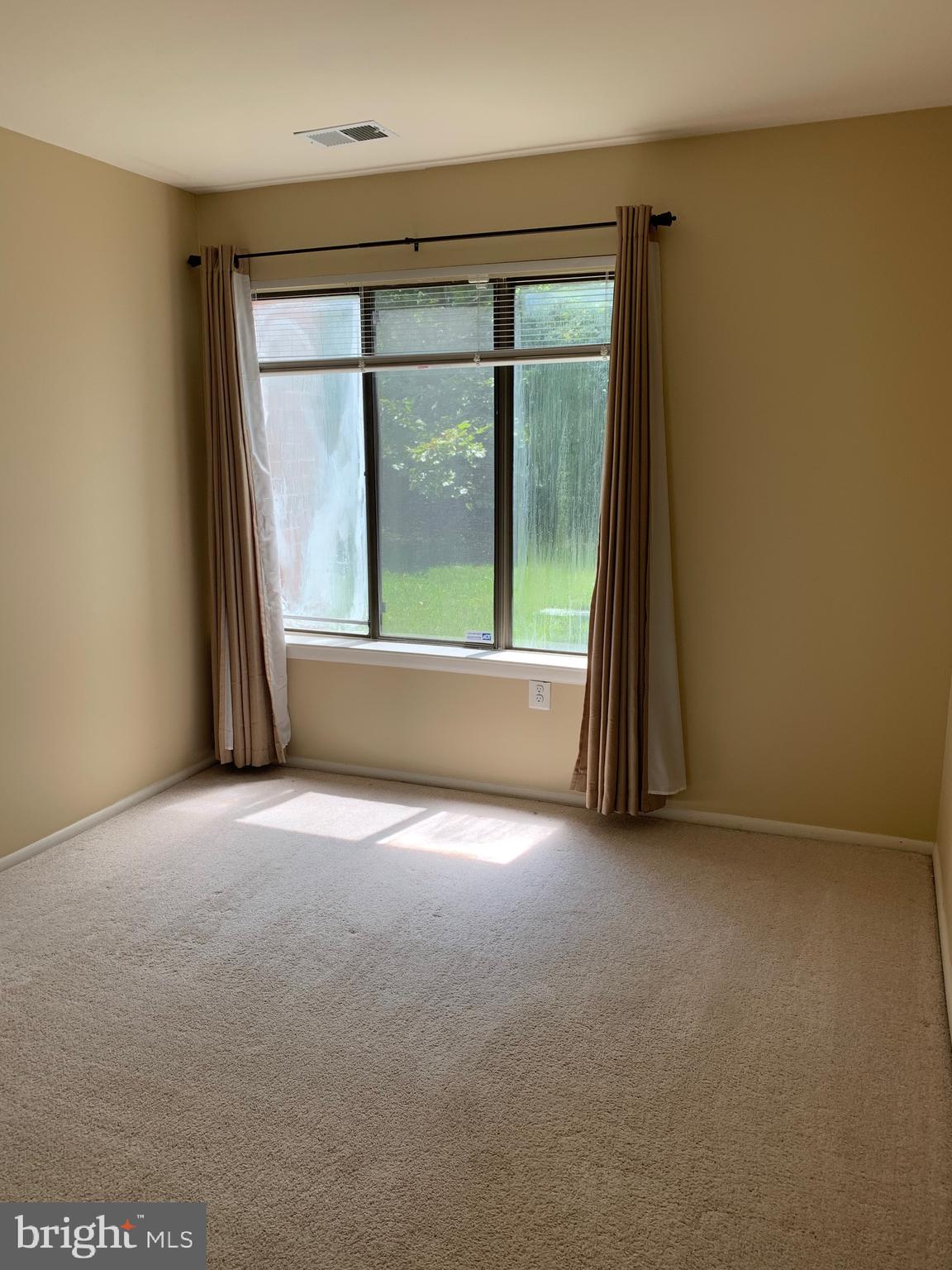 MALLARD COVE CONDOMINIUMS - Residential Lease