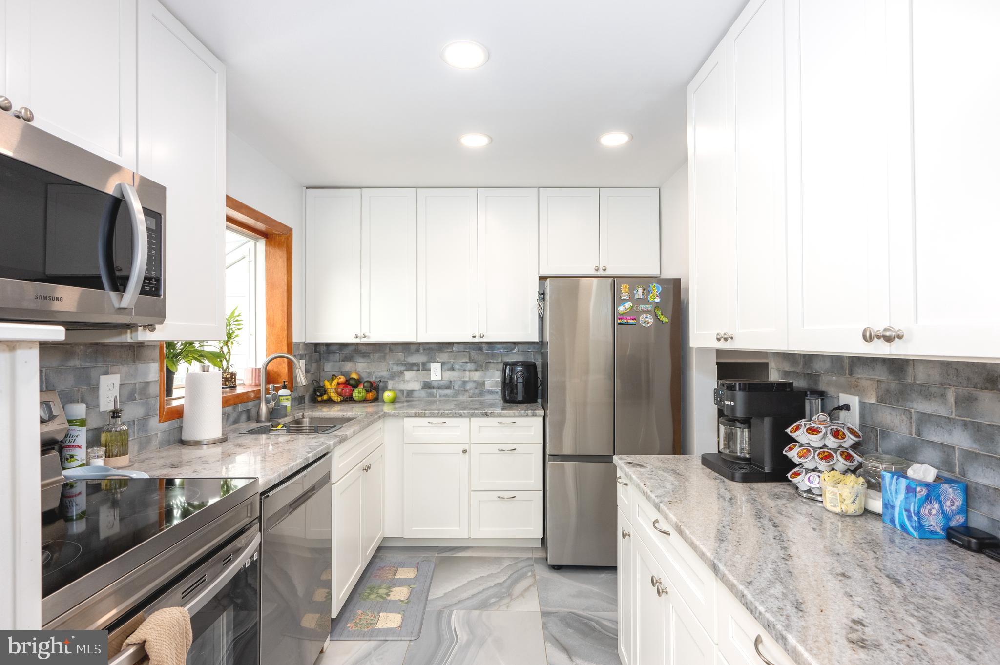 ABERDEEN HILLS - Residential