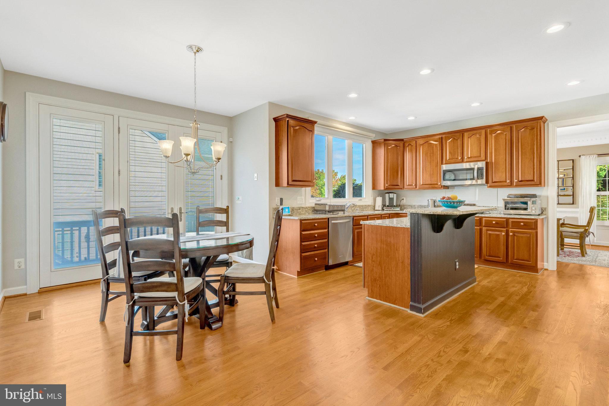 LOWES ISLAND - Residential