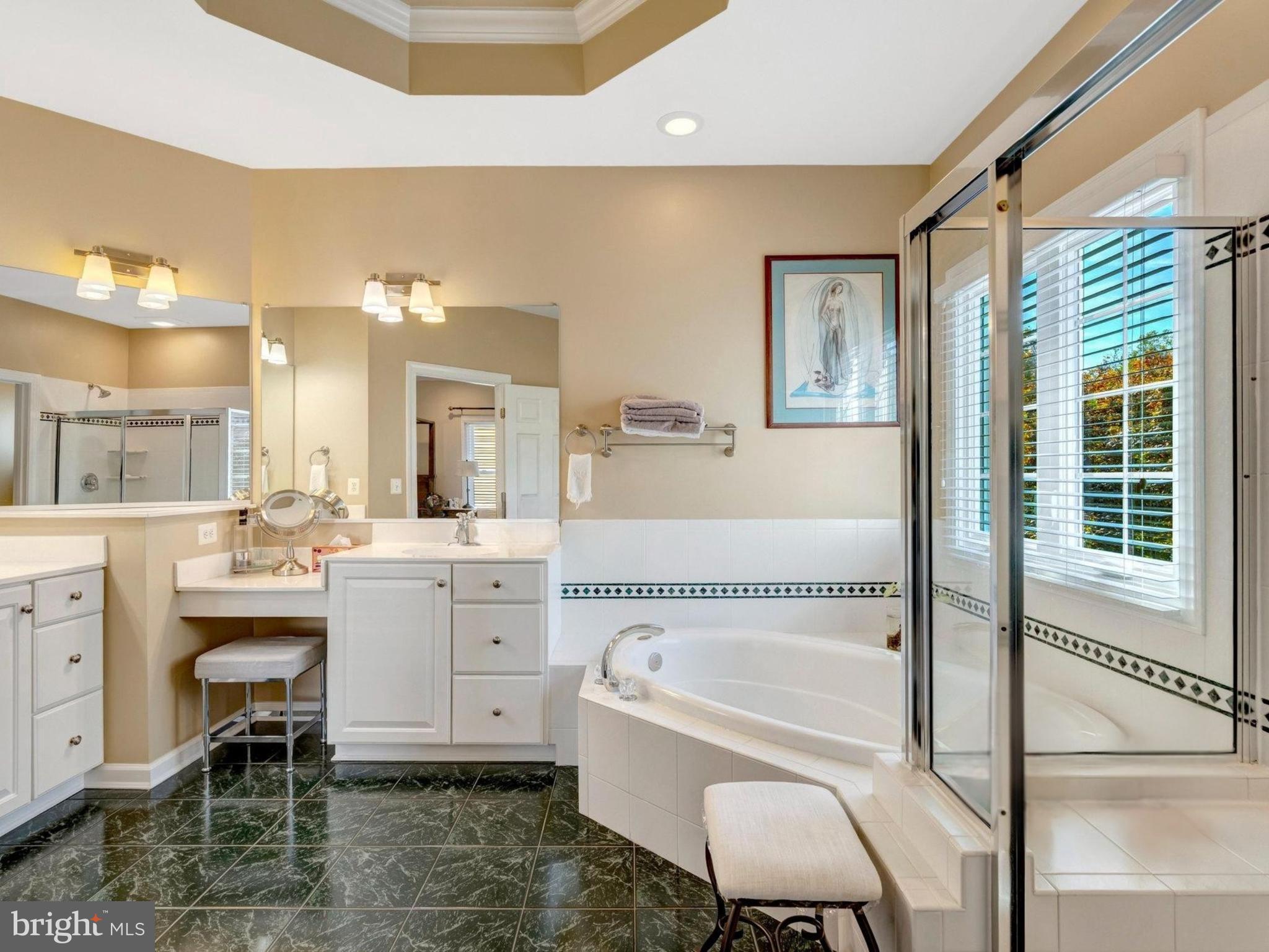 LOWES ISLAND - Residential