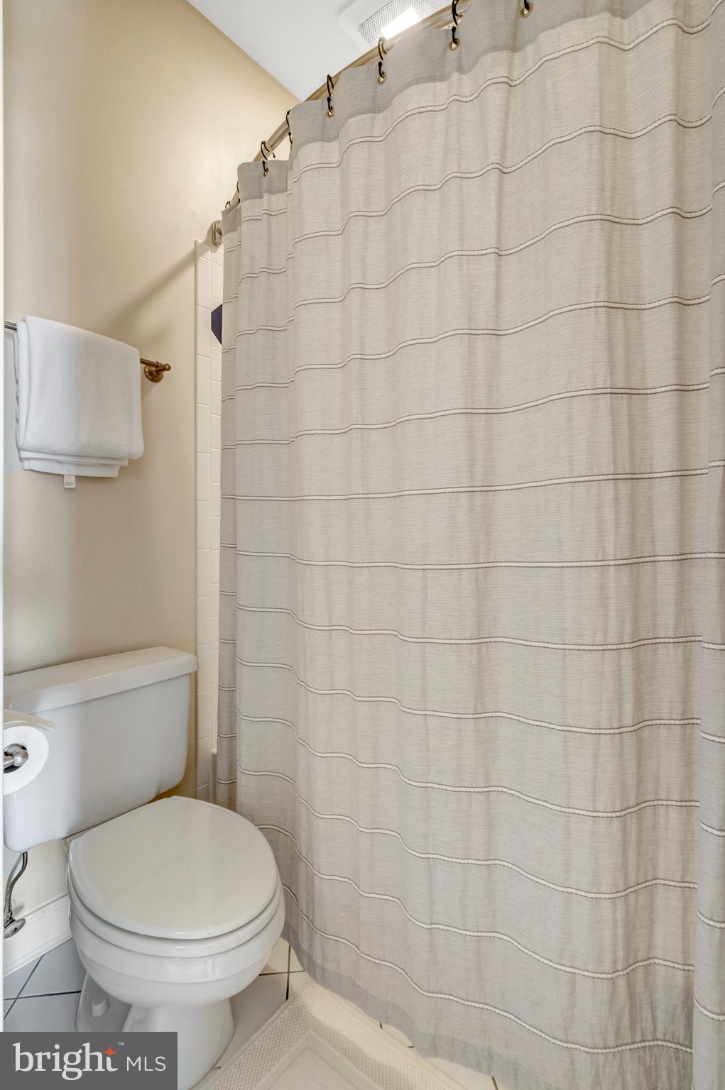 LOWES ISLAND - Residential