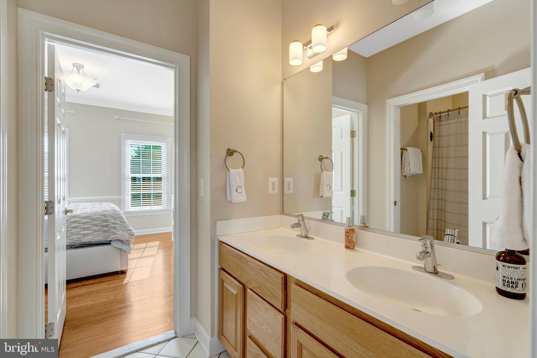 LOWES ISLAND - Residential