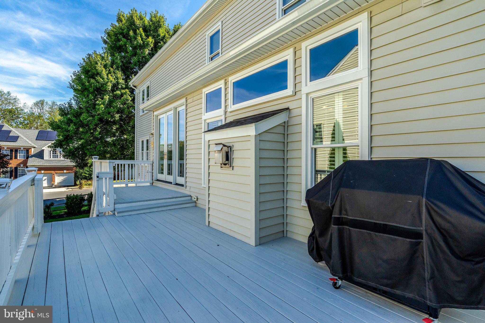 LOWES ISLAND - Residential