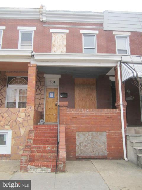 Great opportunity in this 3 bedroom 1 bath home! Eat in kitchen, covered front porch, and more!