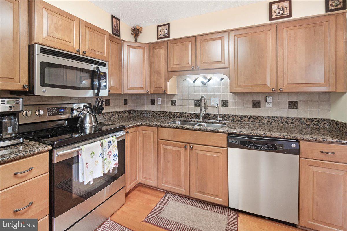 AMBER MEADOWS - Residential