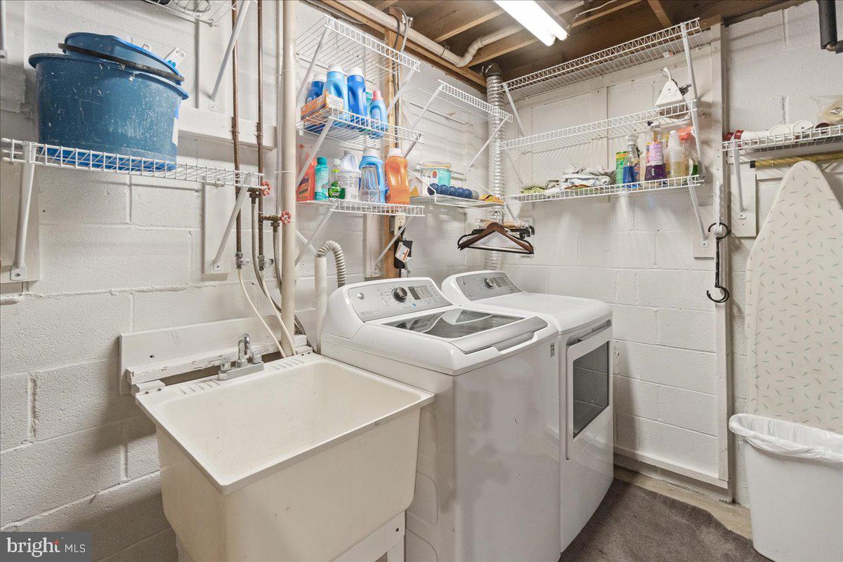 AMBER MEADOWS - Residential