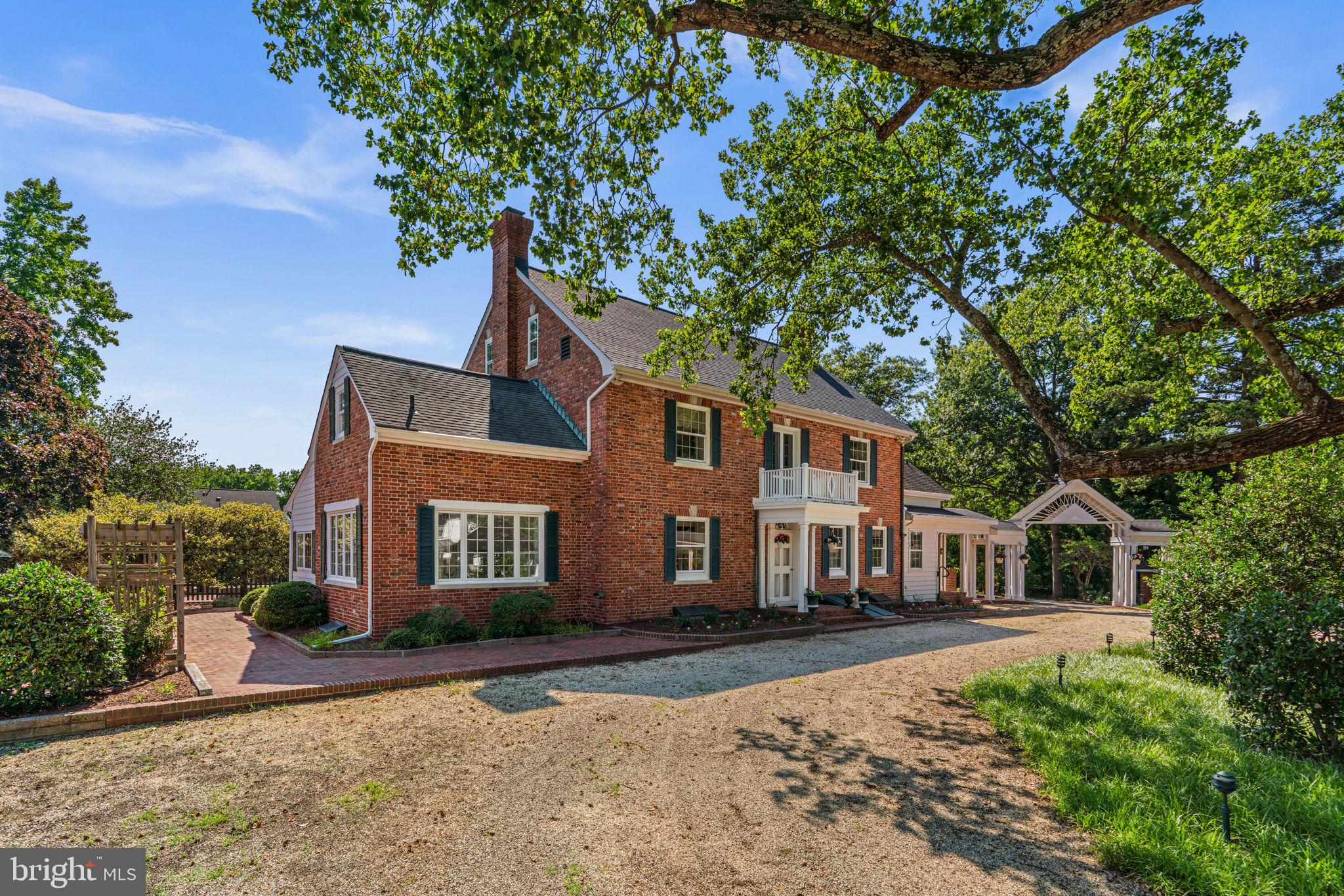 1002 GRANDA FLORA COURT