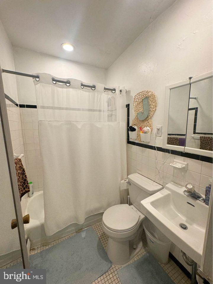 WASHINGTON SQ WEST - Residential Lease