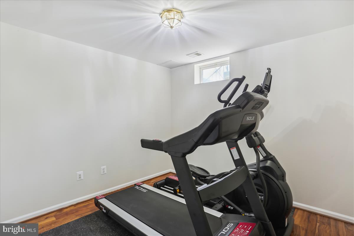 QUINCE ORCHARD PARK - Residential