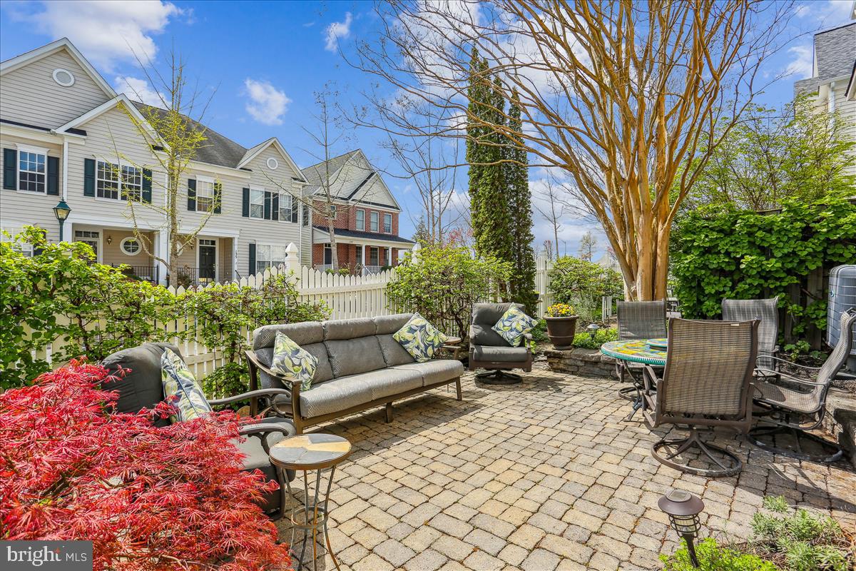 QUINCE ORCHARD PARK - Residential