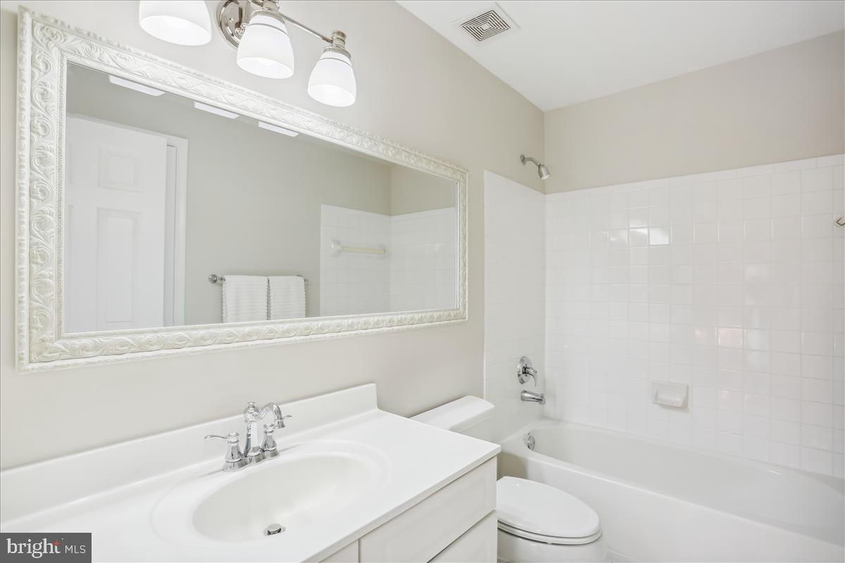 QUINCE ORCHARD PARK - Residential